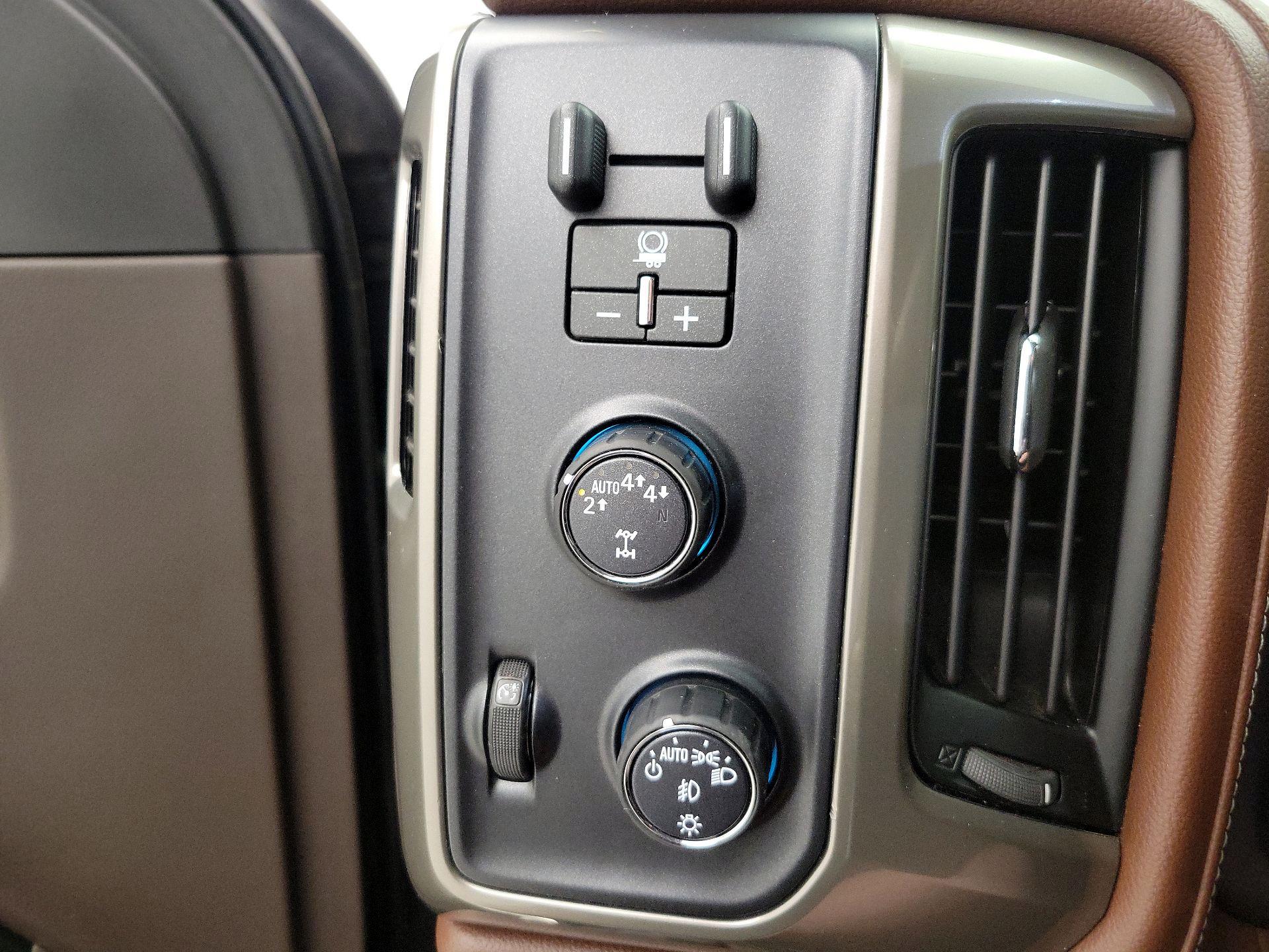 Thumbnail: 2018 Chevrolet Silverado 1500 - 13