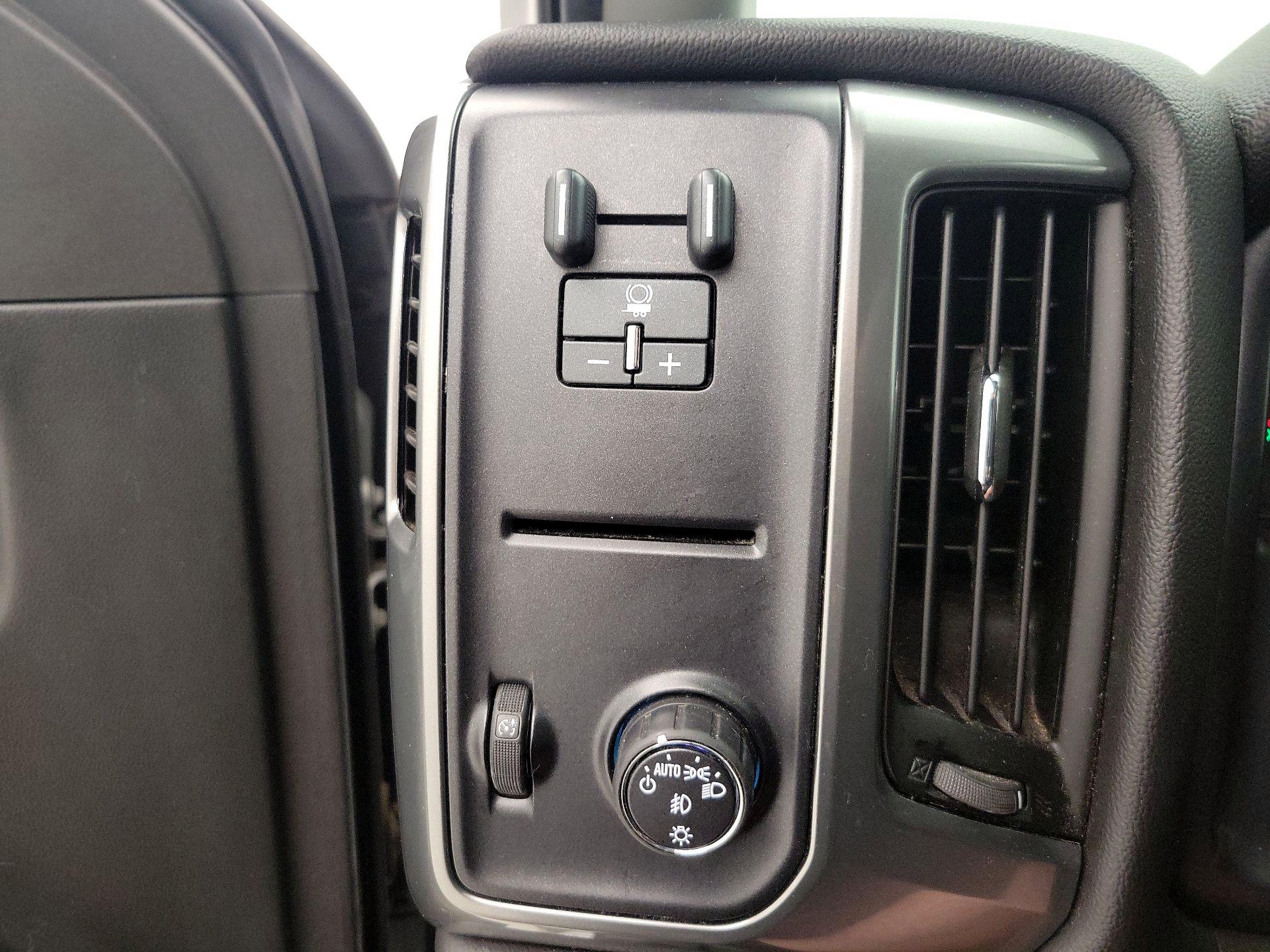 Thumbnail: 2015 Chevrolet Silverado 1500 - 13