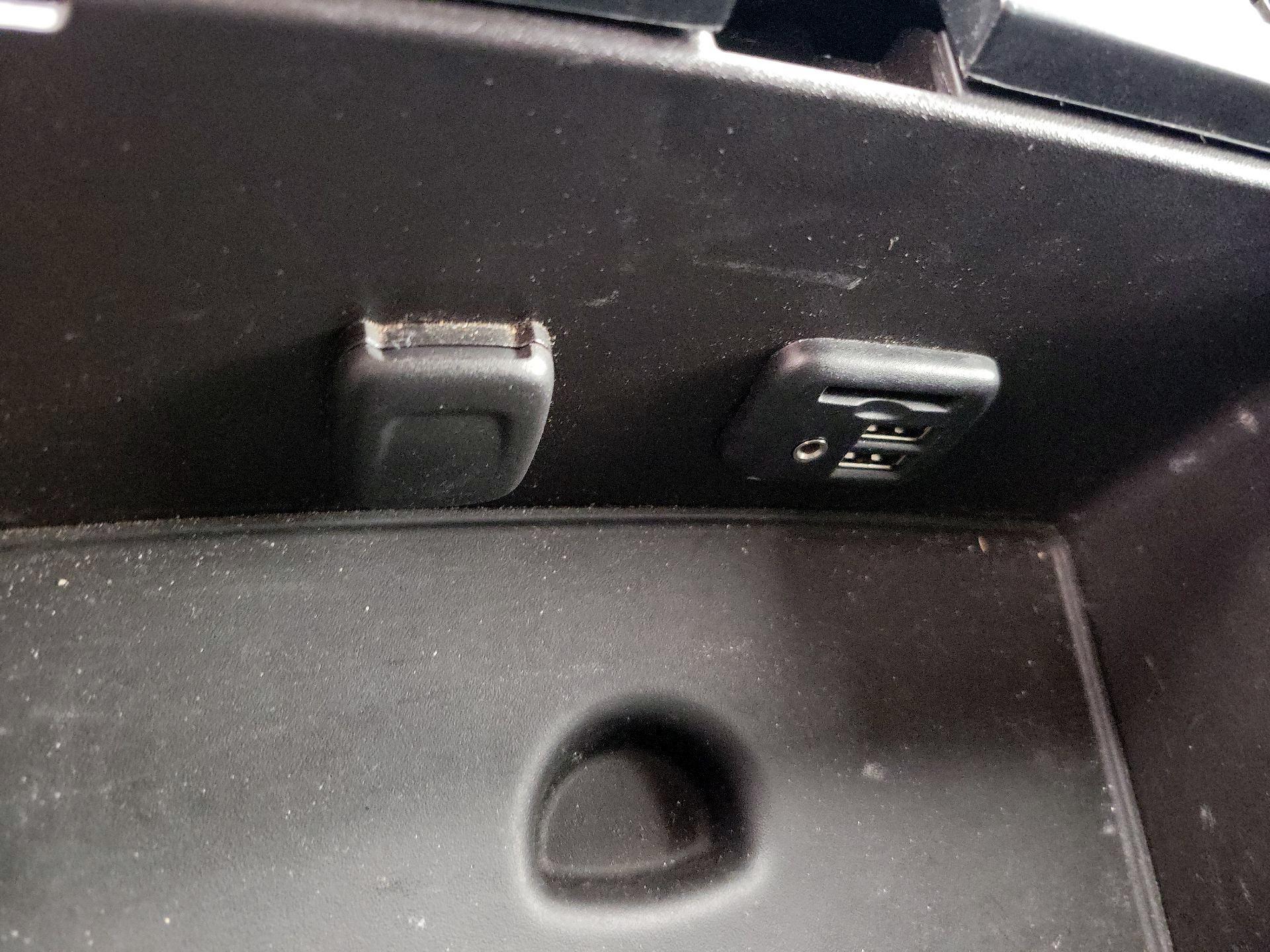 Thumbnail: 2015 Chevrolet Silverado 1500 - 18