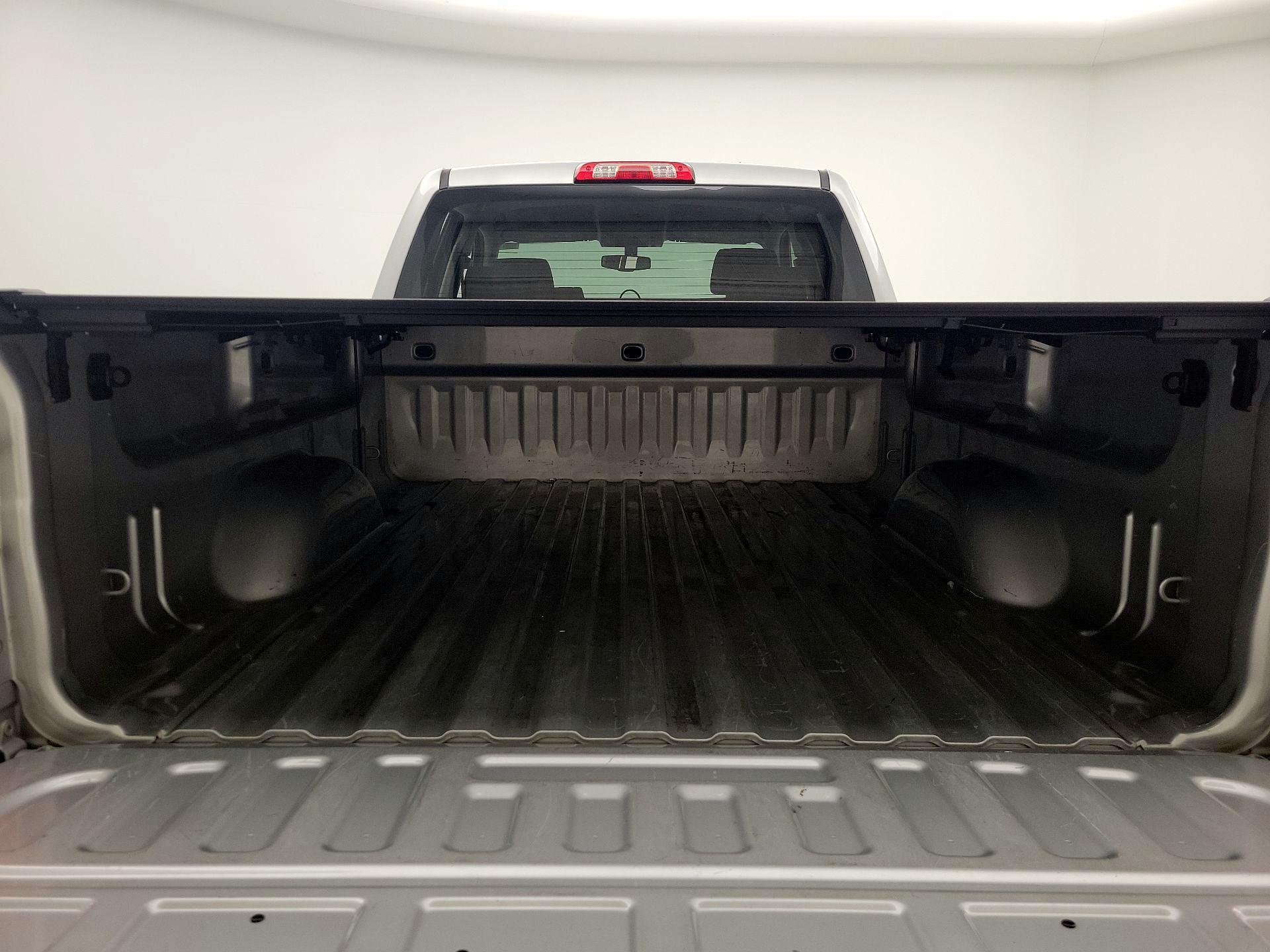 Thumbnail: 2015 Chevrolet Silverado 1500 - 20