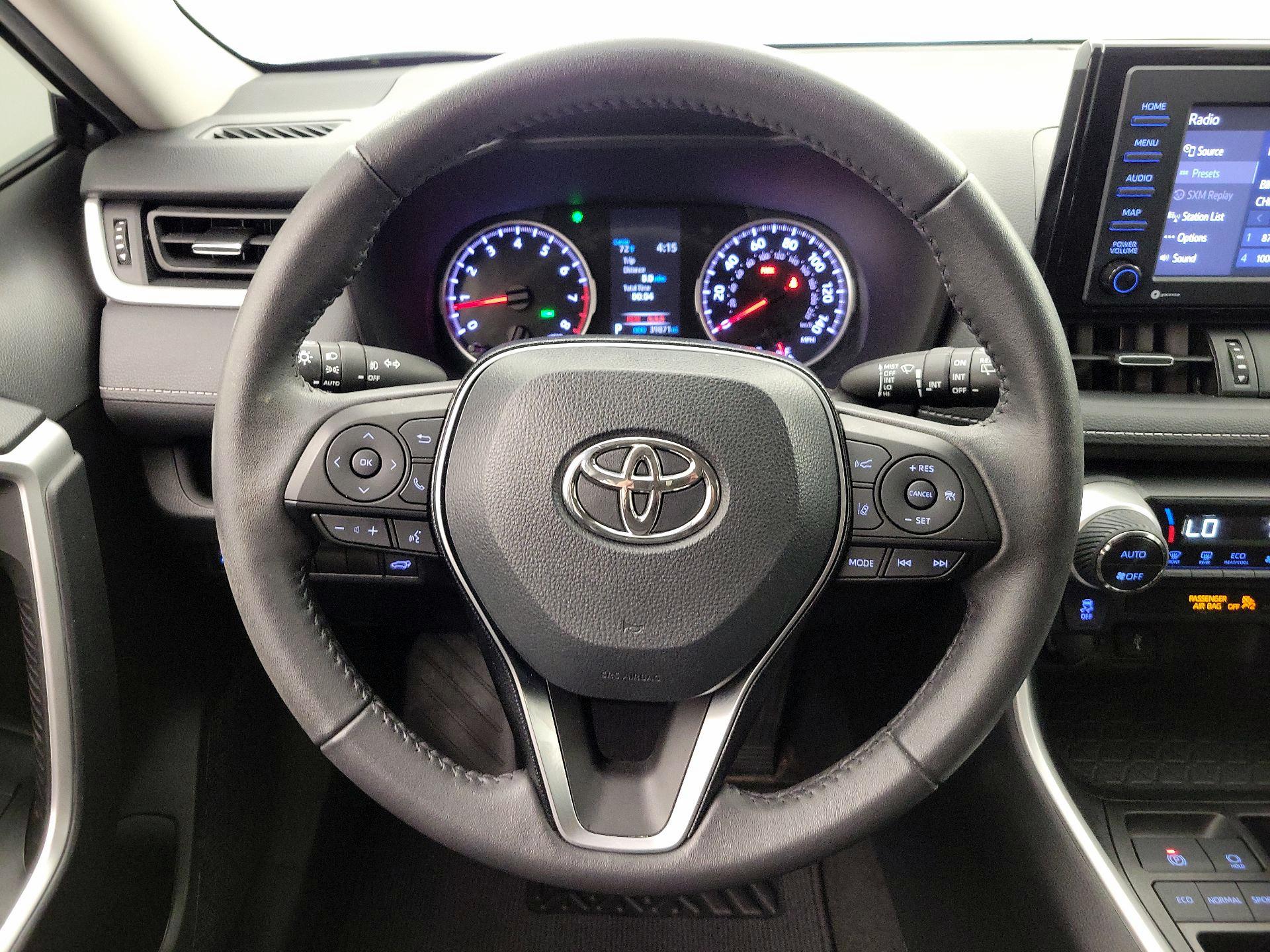 Thumbnail: 2021 Toyota RAV4 - 10