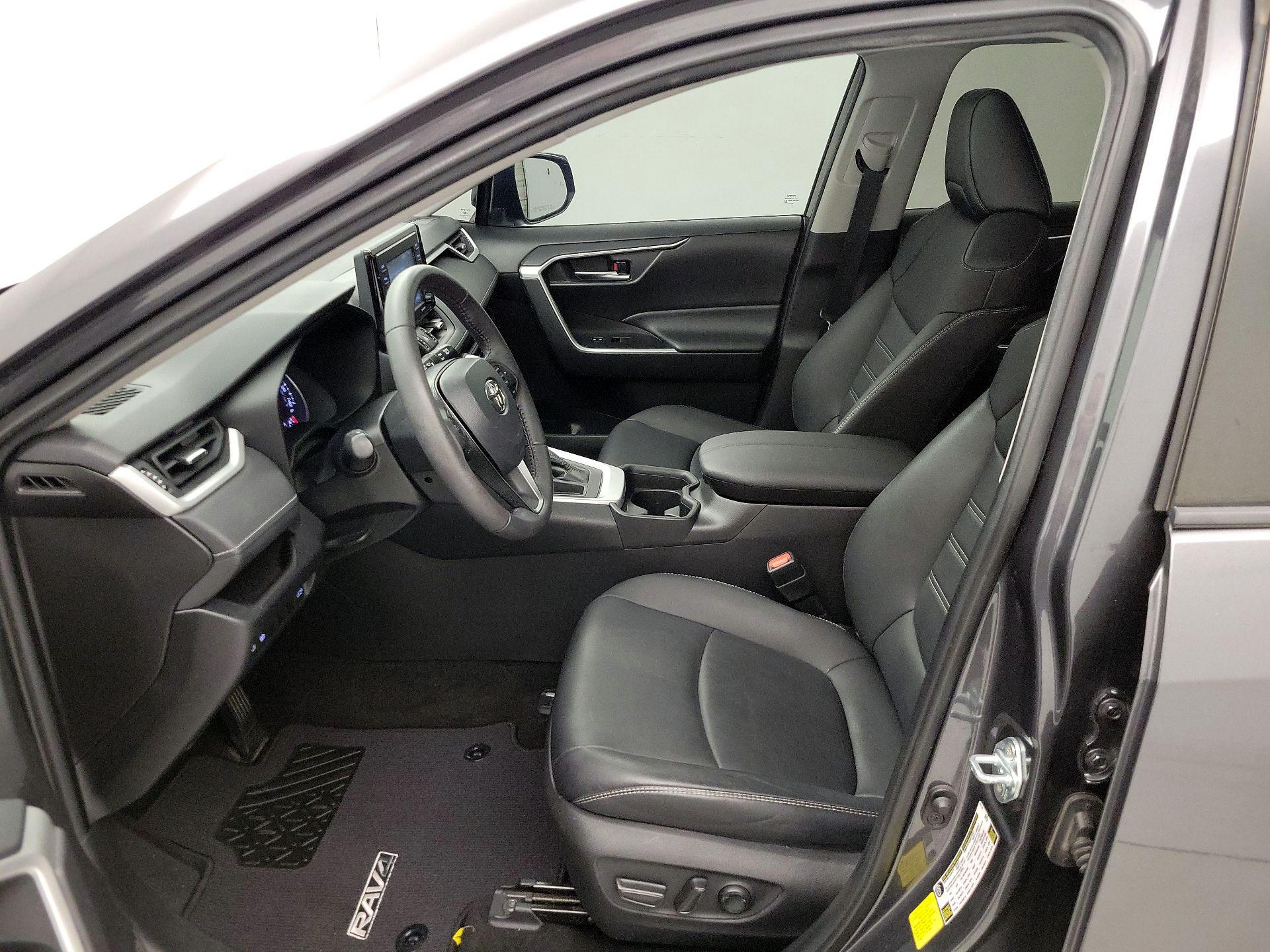 Thumbnail: 2021 Toyota RAV4 - 11