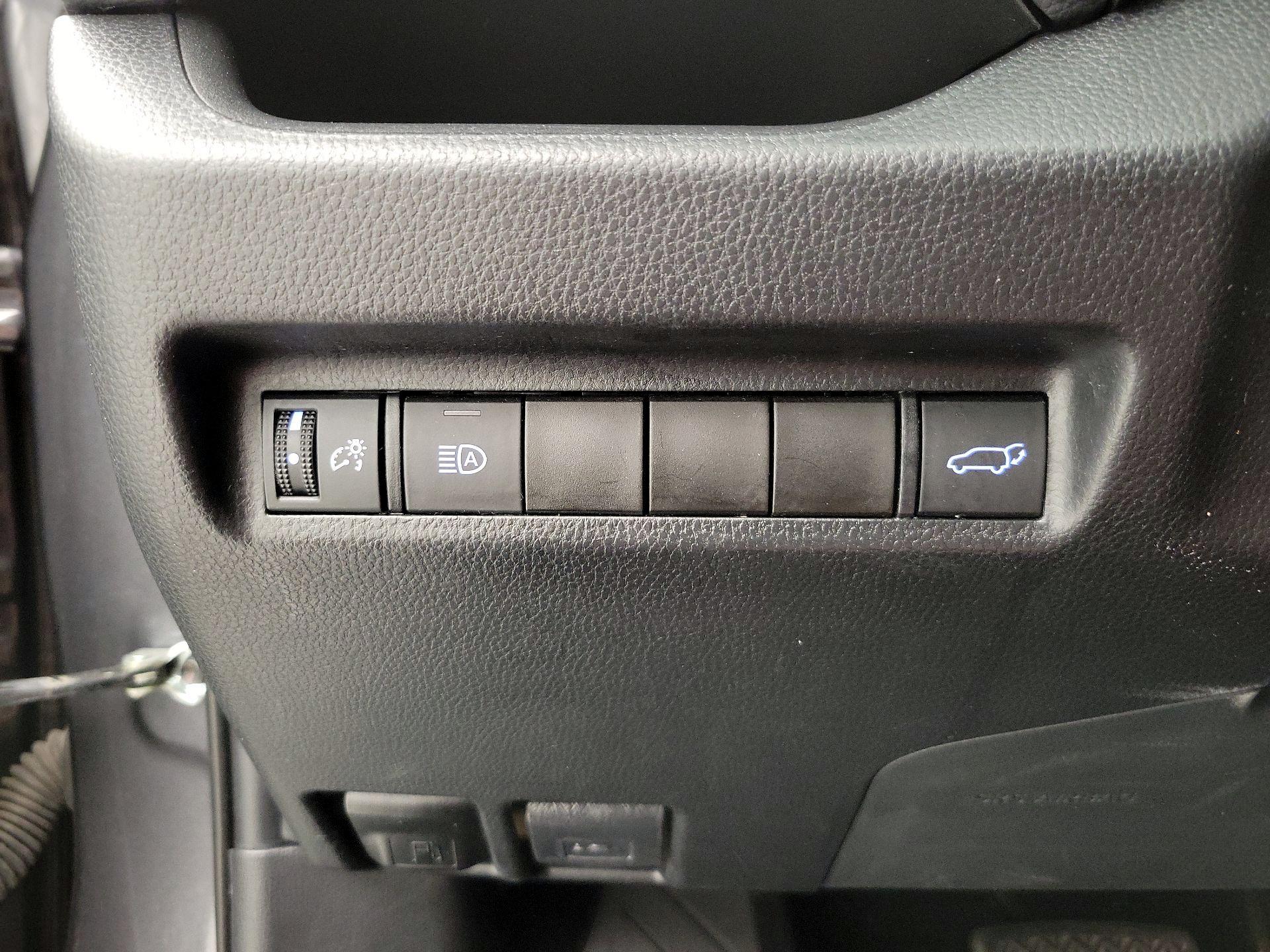 Thumbnail: 2021 Toyota RAV4 - 13