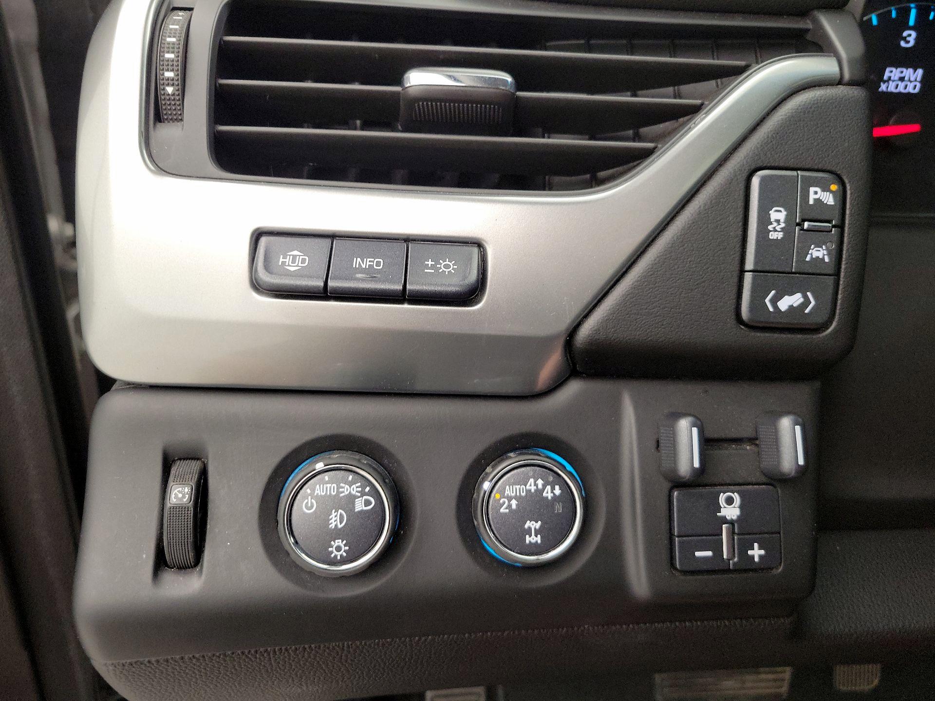 Thumbnail: 2017 Chevrolet Suburban - 13