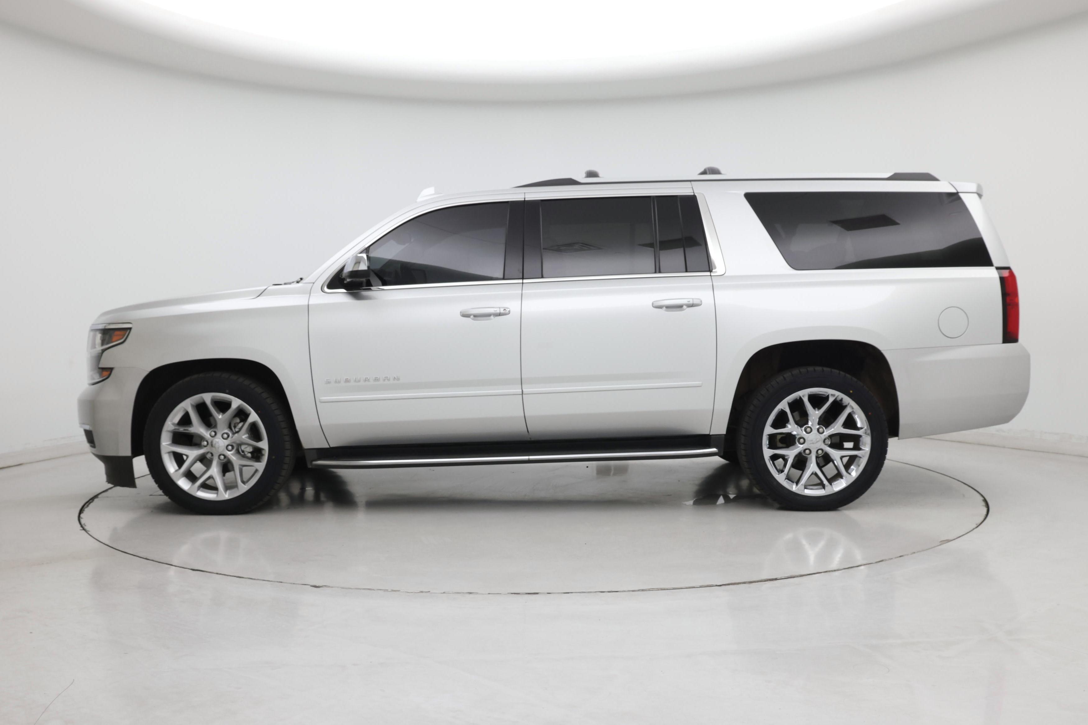 Thumbnail: 2017 Chevrolet Suburban - 3