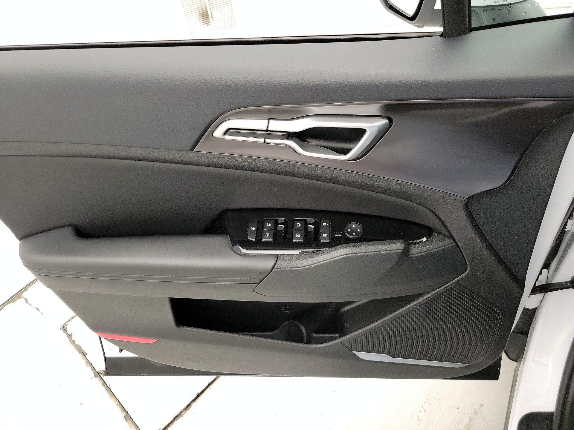 Thumbnail: 2025 Kia Sportage - 12