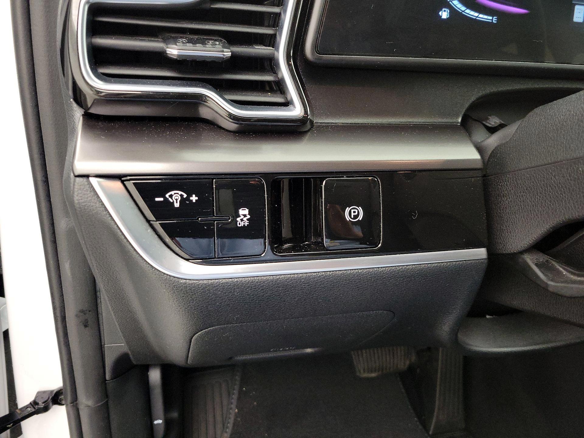 Thumbnail: 2025 Kia Sportage - 13