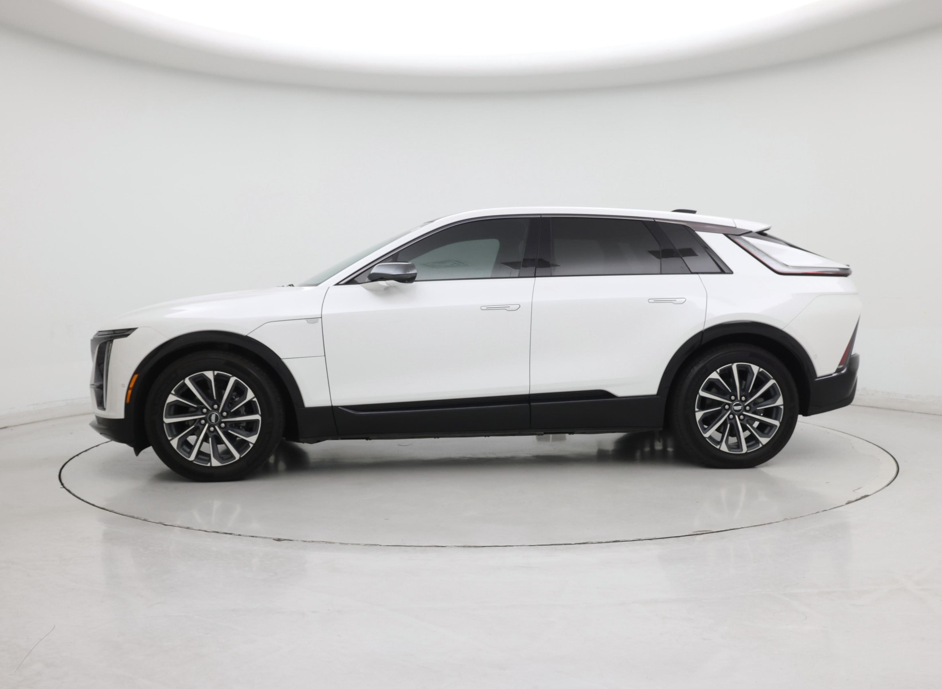 Thumbnail: 2017 Toyota Sequoia - 3