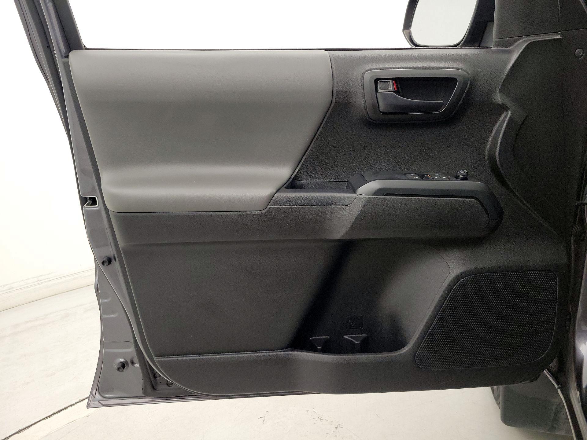 Thumbnail: 2022 Toyota Tacoma - 12