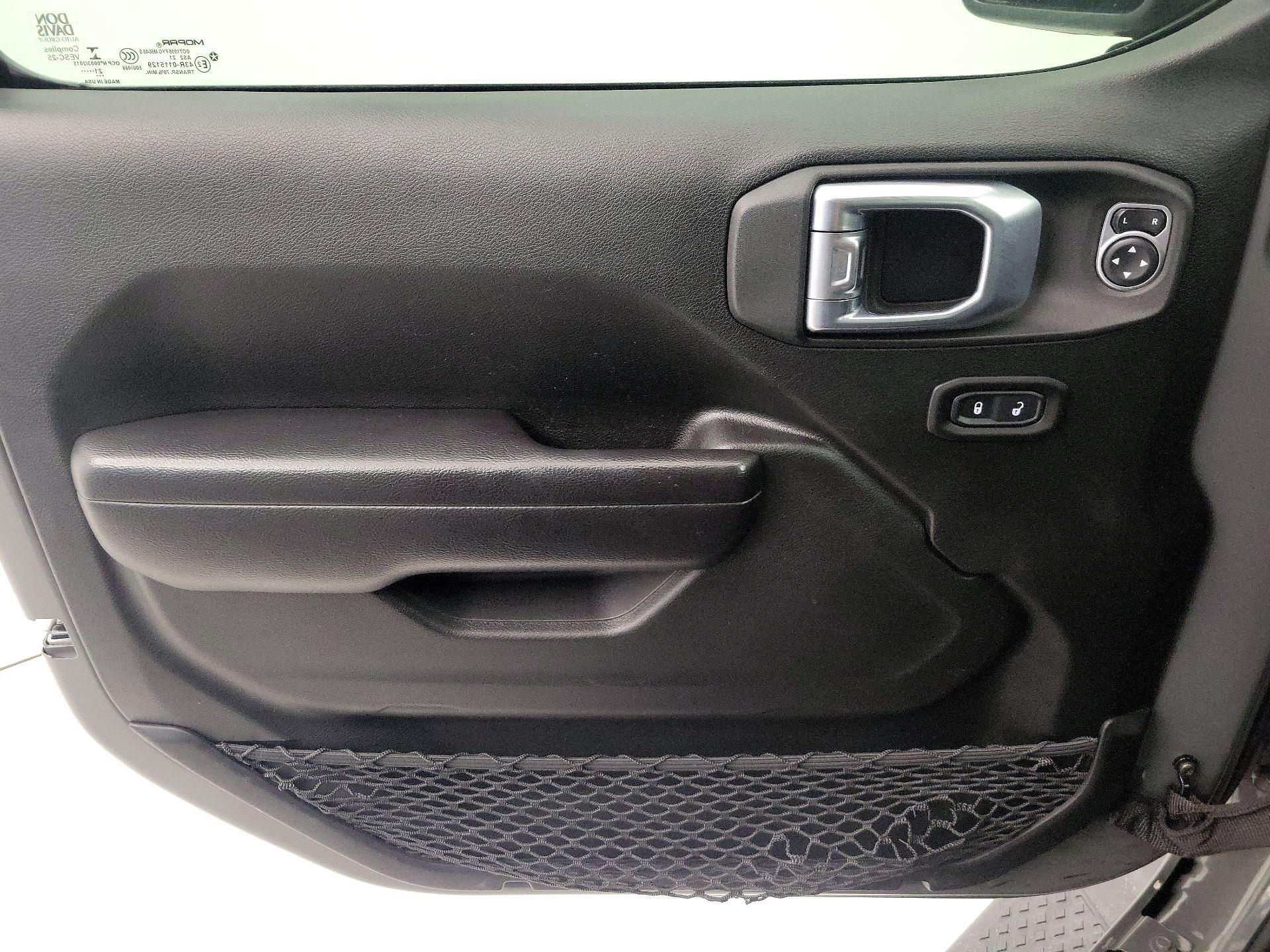 Thumbnail: 2021 Jeep Gladiator - 12