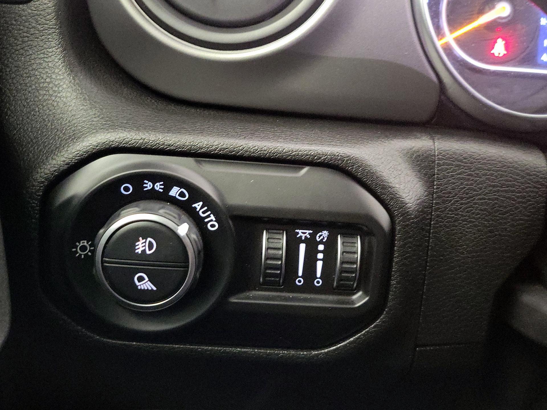 Thumbnail: 2021 Jeep Gladiator - 13