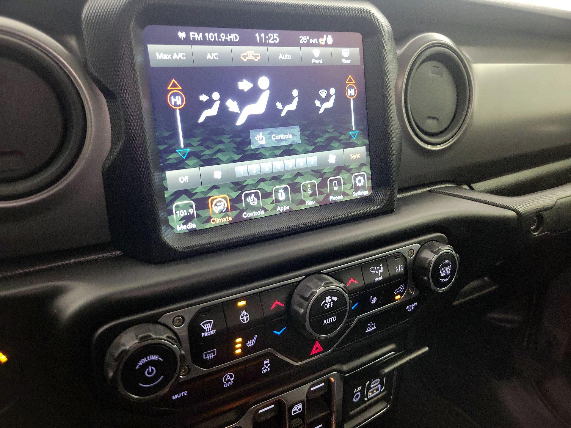 Thumbnail: 2021 Jeep Gladiator - 17