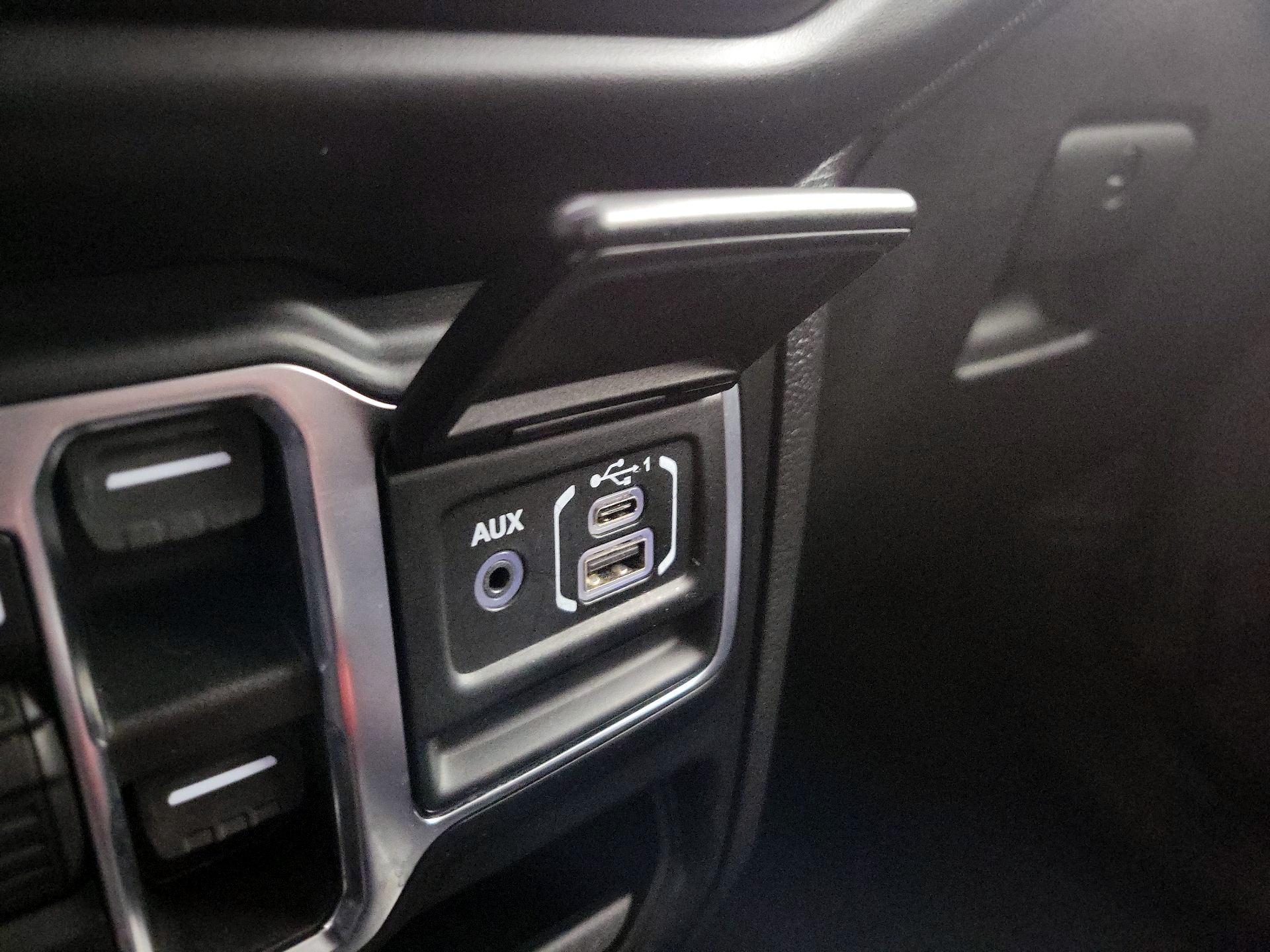 Thumbnail: 2021 Jeep Gladiator - 19