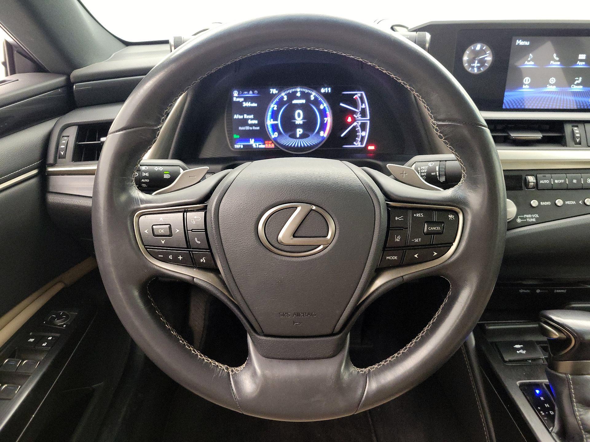 Thumbnail: 2021 Lexus ES - 10