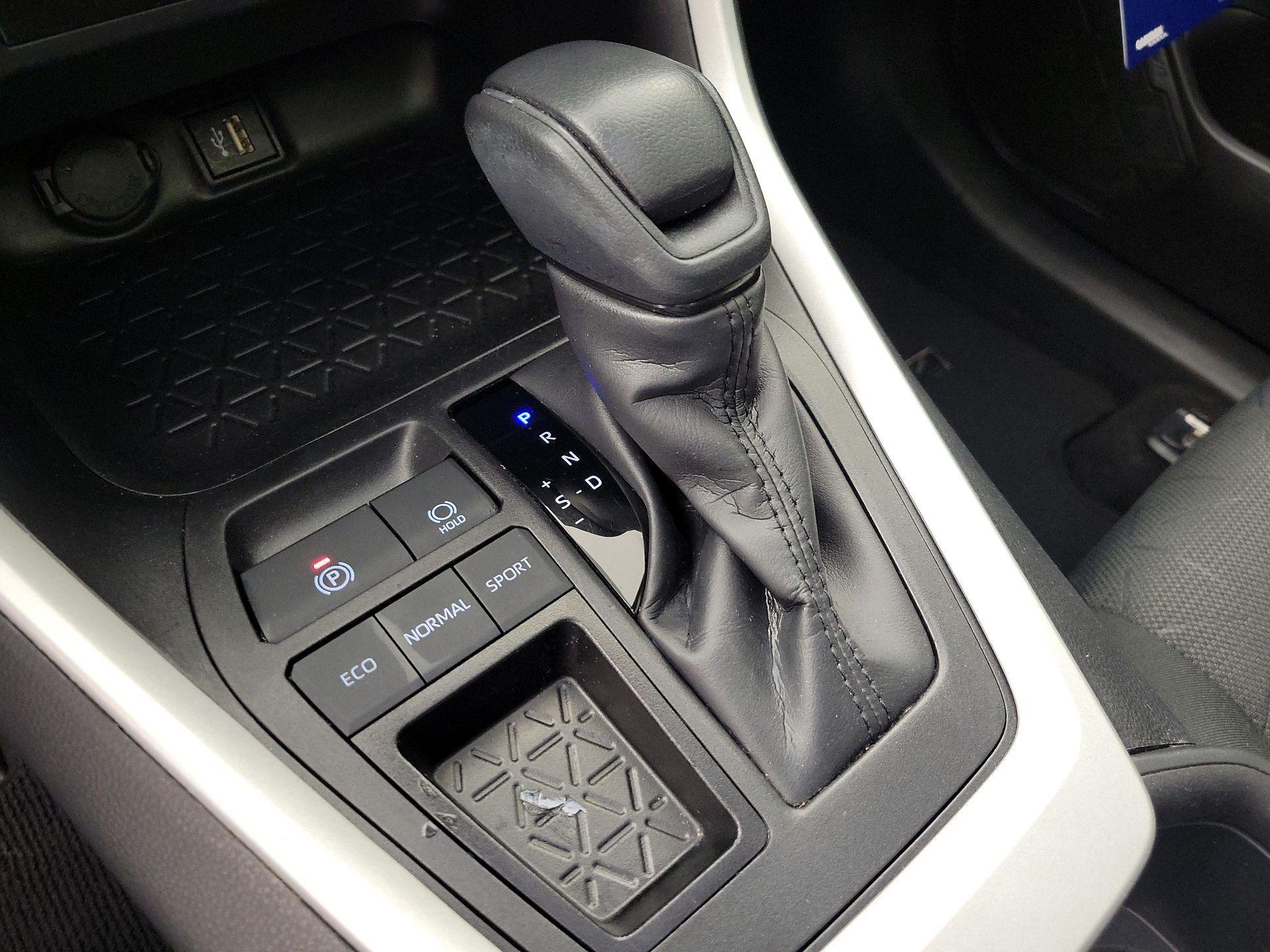 Thumbnail: 2025 Toyota RAV4 - 17