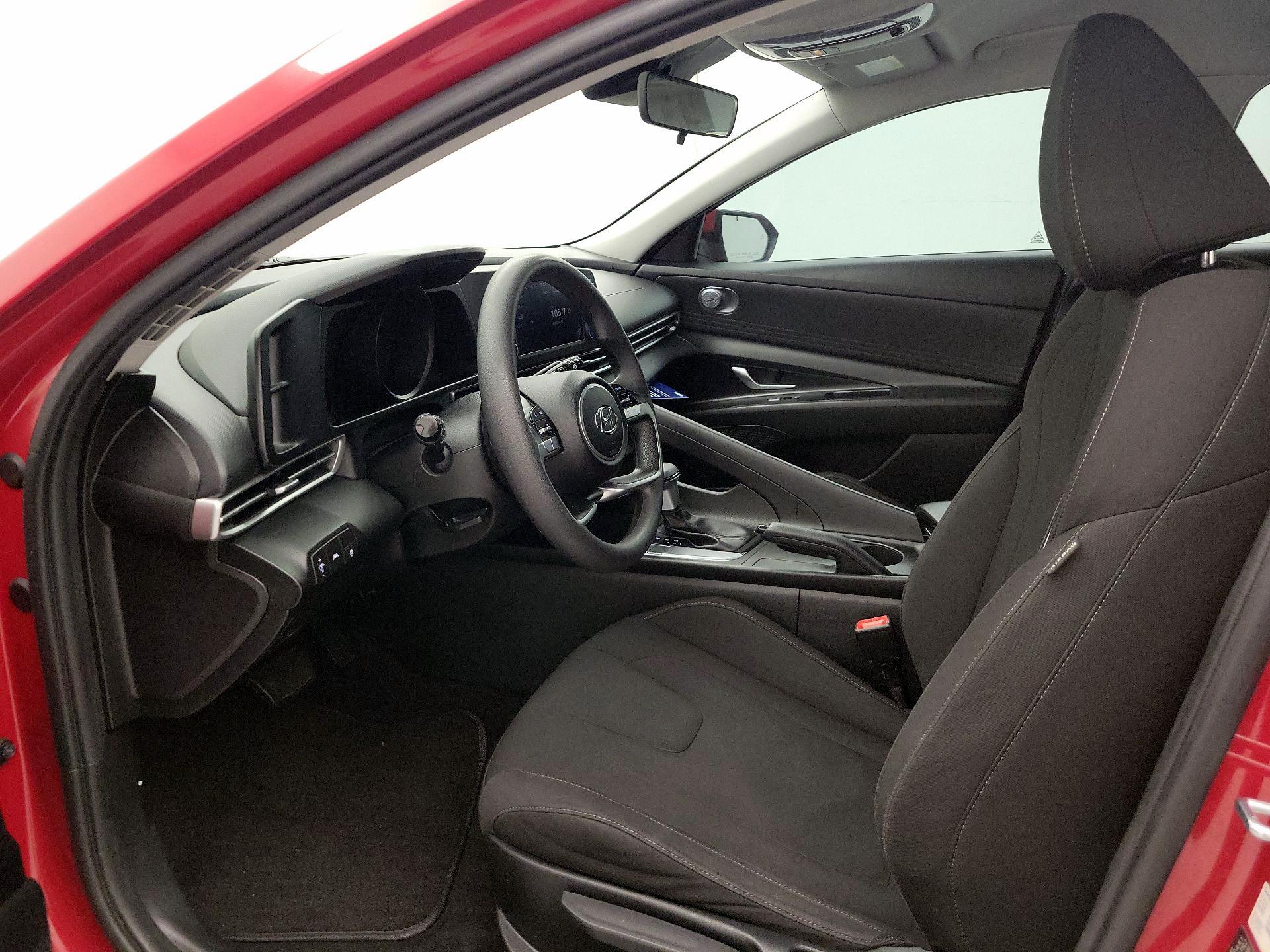 Thumbnail: 2022 Hyundai Elantra - 11