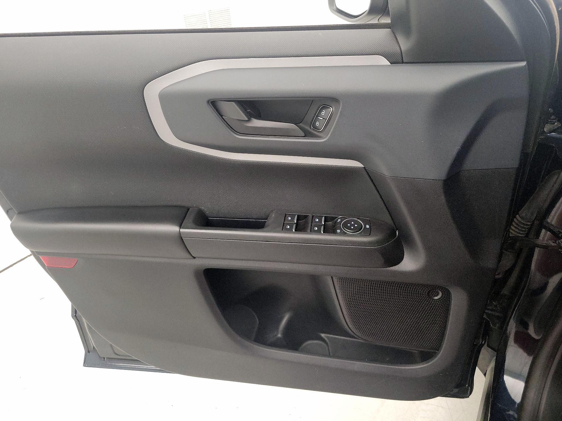 Thumbnail: 2022 Ford Bronco Sport - 12