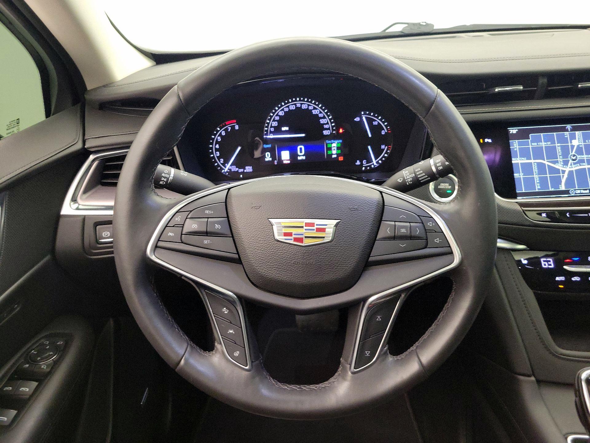 Thumbnail: 2017 Cadillac XT5 - 10