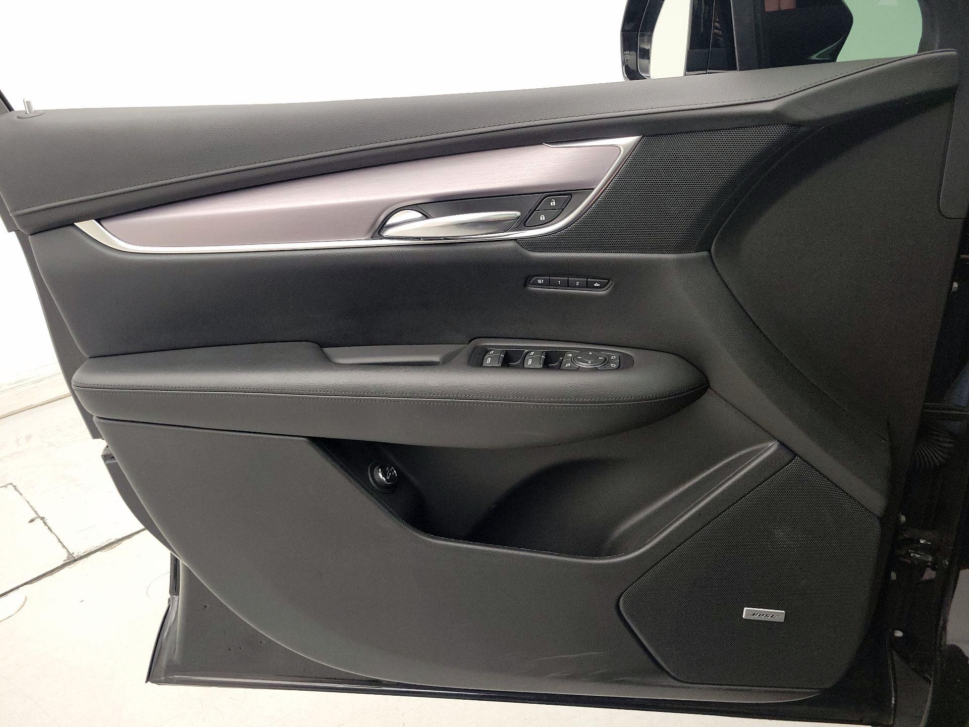 Thumbnail: 2017 Cadillac XT5 - 12