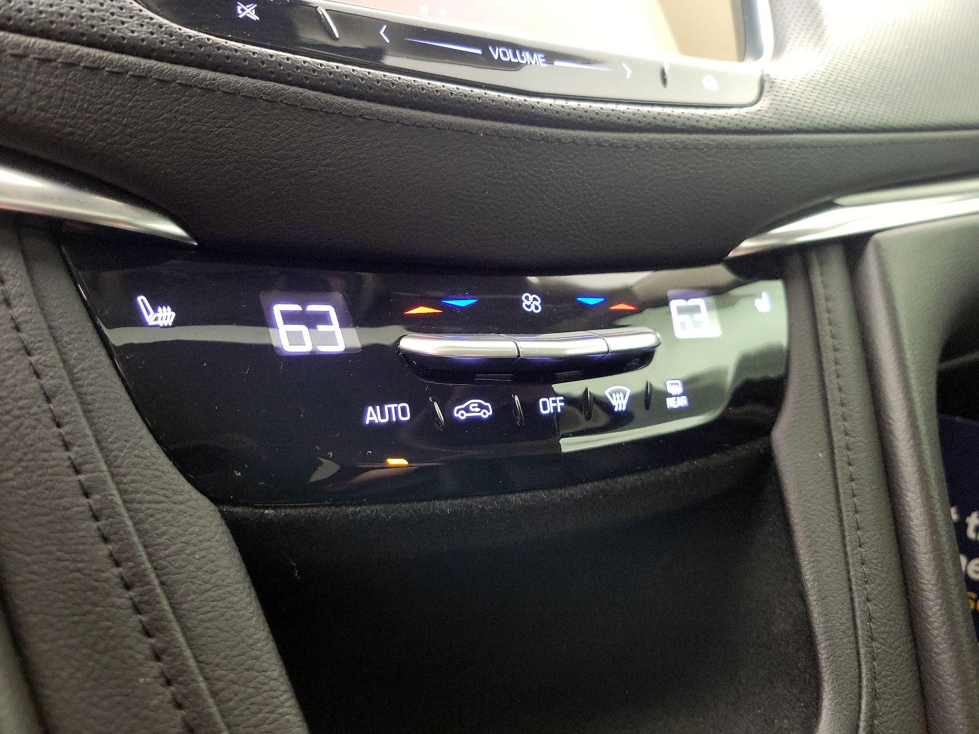 Thumbnail: 2017 Cadillac XT5 - 17