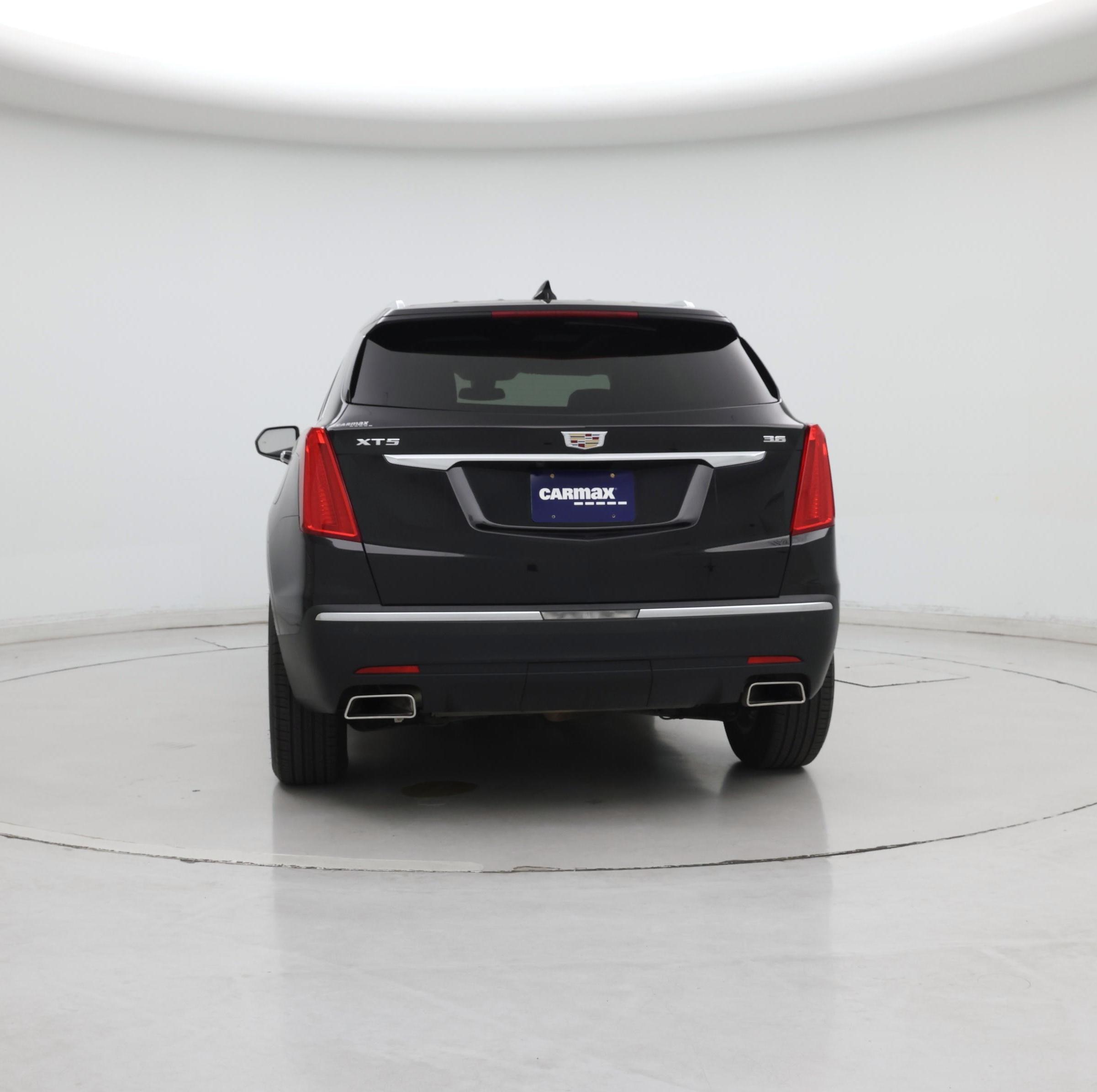 Thumbnail: 2017 Cadillac XT5 - 6