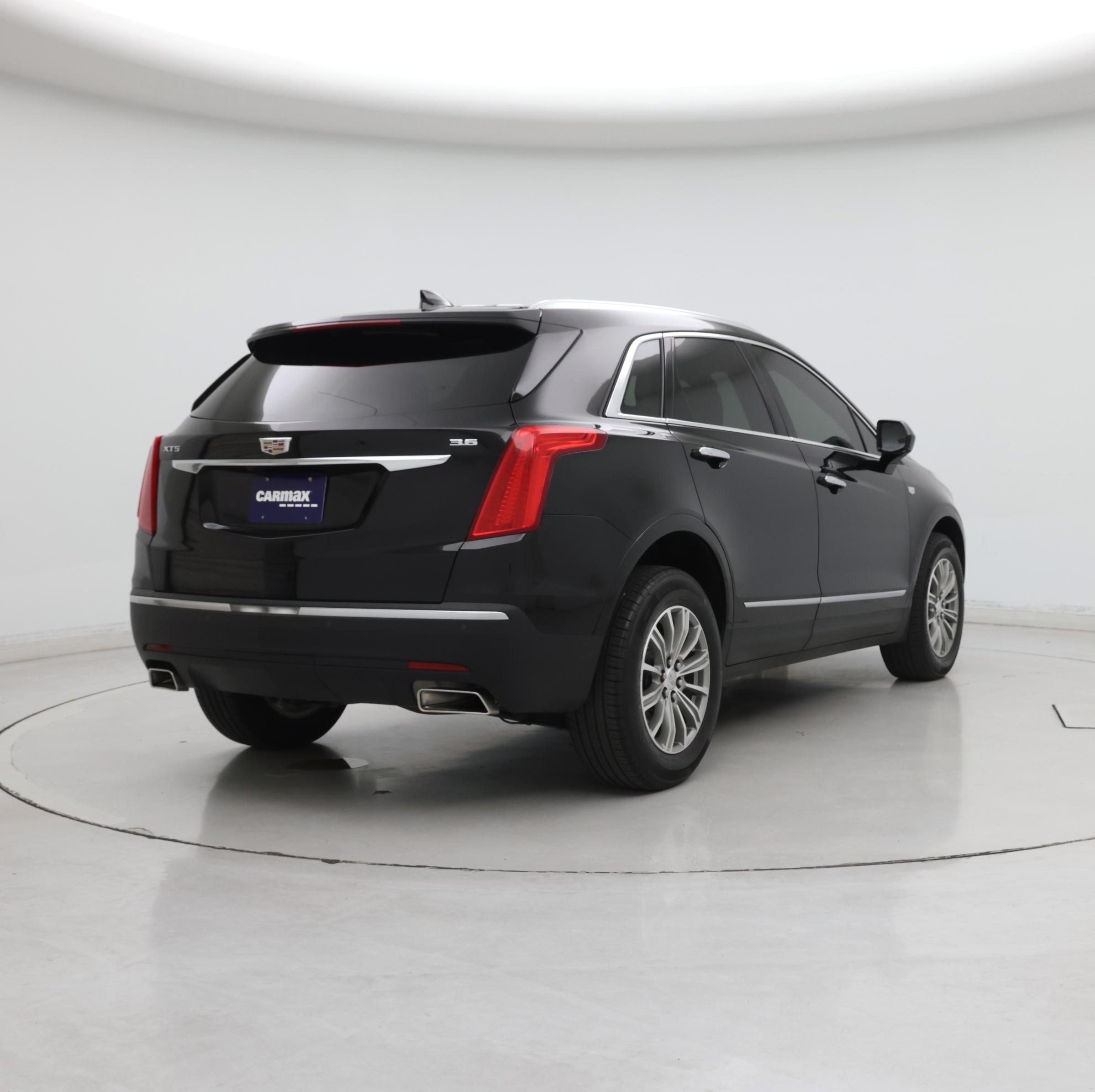 Thumbnail: 2017 Cadillac XT5 - 8