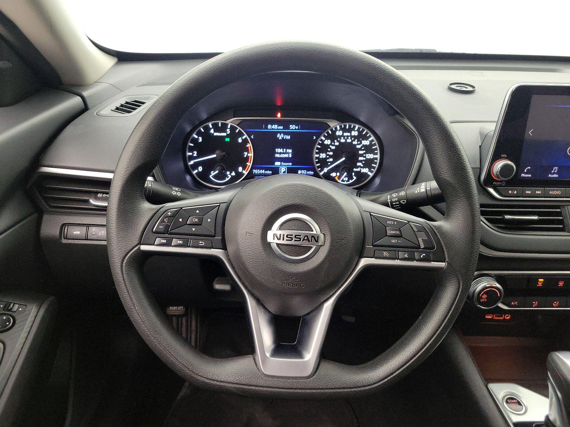 Thumbnail: 2022 Nissan Altima - 10