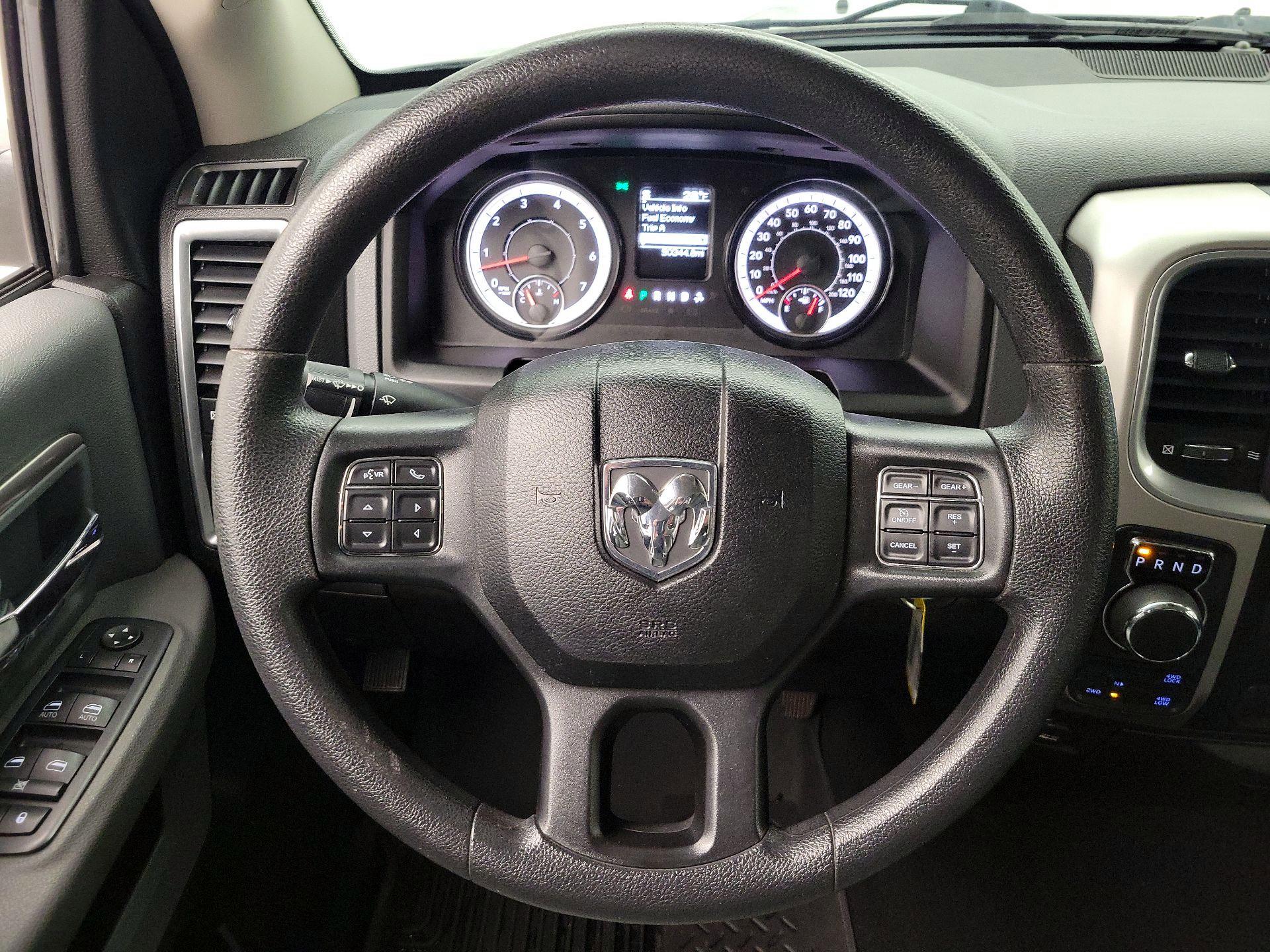 Thumbnail: 2020 RAM 1500 Classic - 10