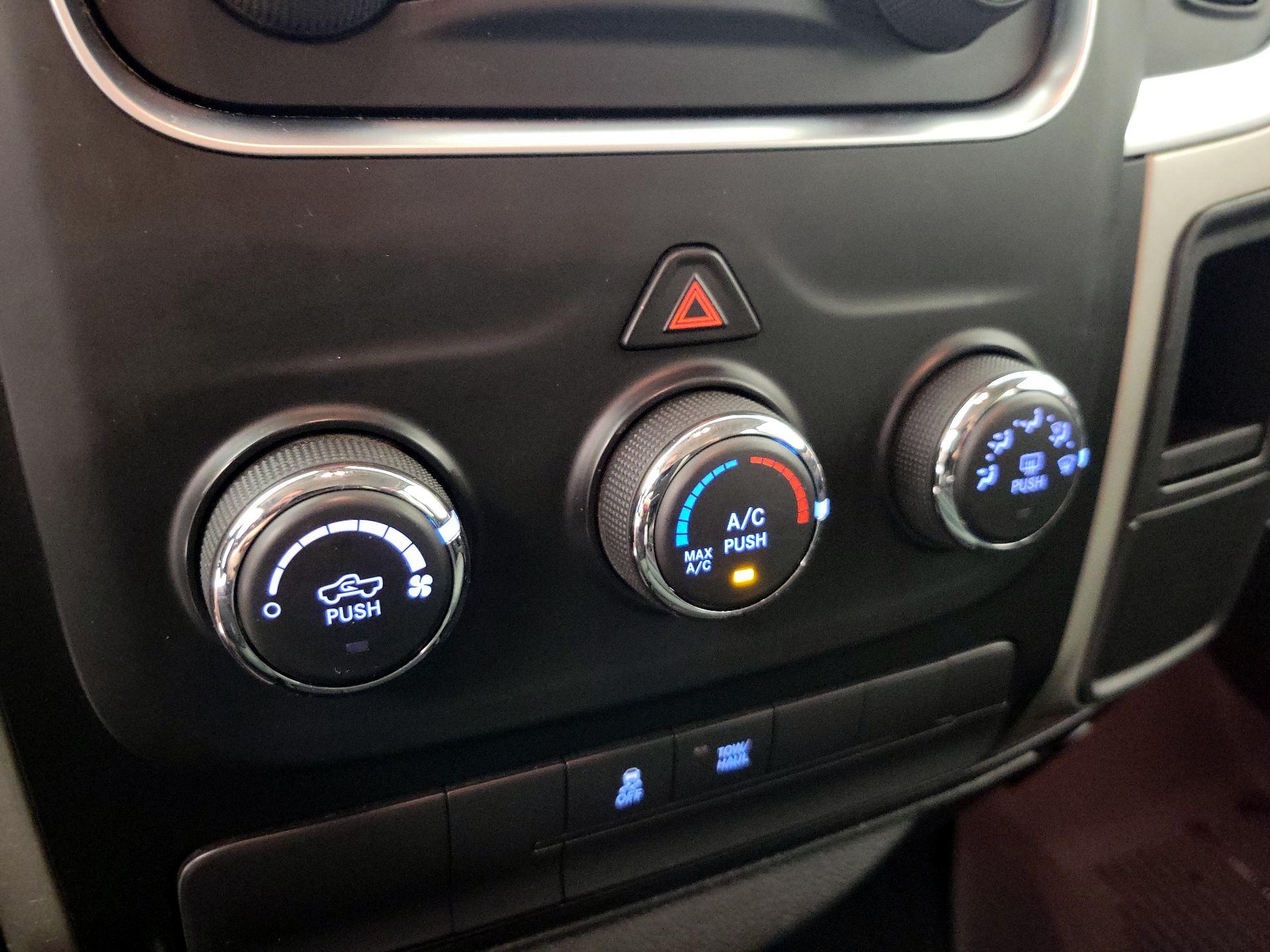 Thumbnail: 2020 RAM 1500 Classic - 16