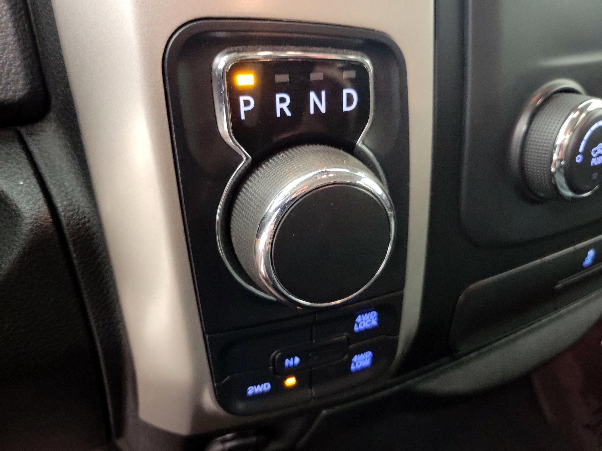 Thumbnail: 2020 RAM 1500 Classic - 17