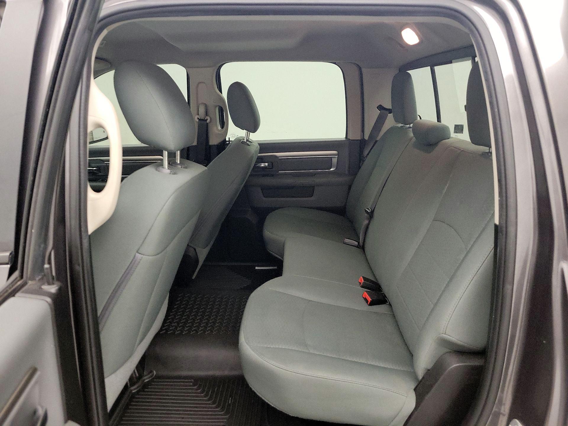 Thumbnail: 2020 RAM 1500 Classic - 19