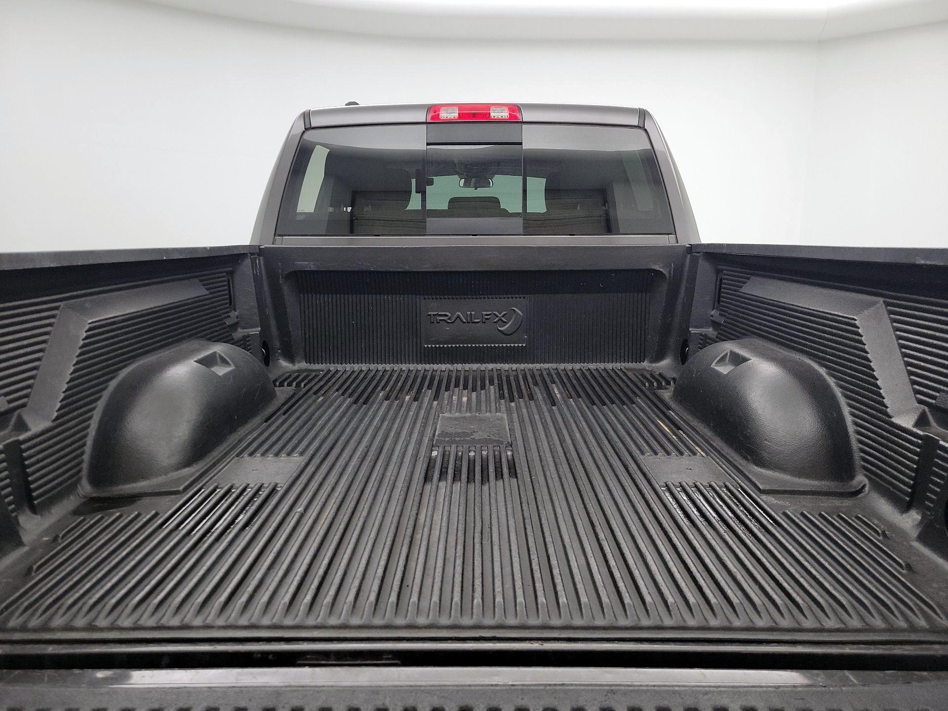 Thumbnail: 2020 RAM 1500 Classic - 20