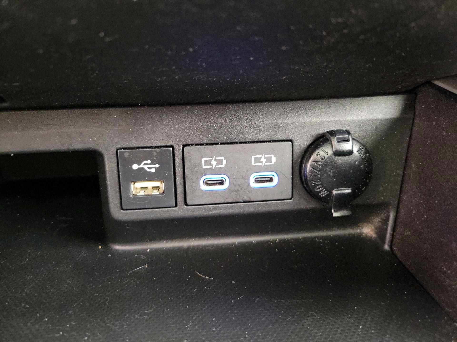 Thumbnail: 2022 Toyota Highlander - 18