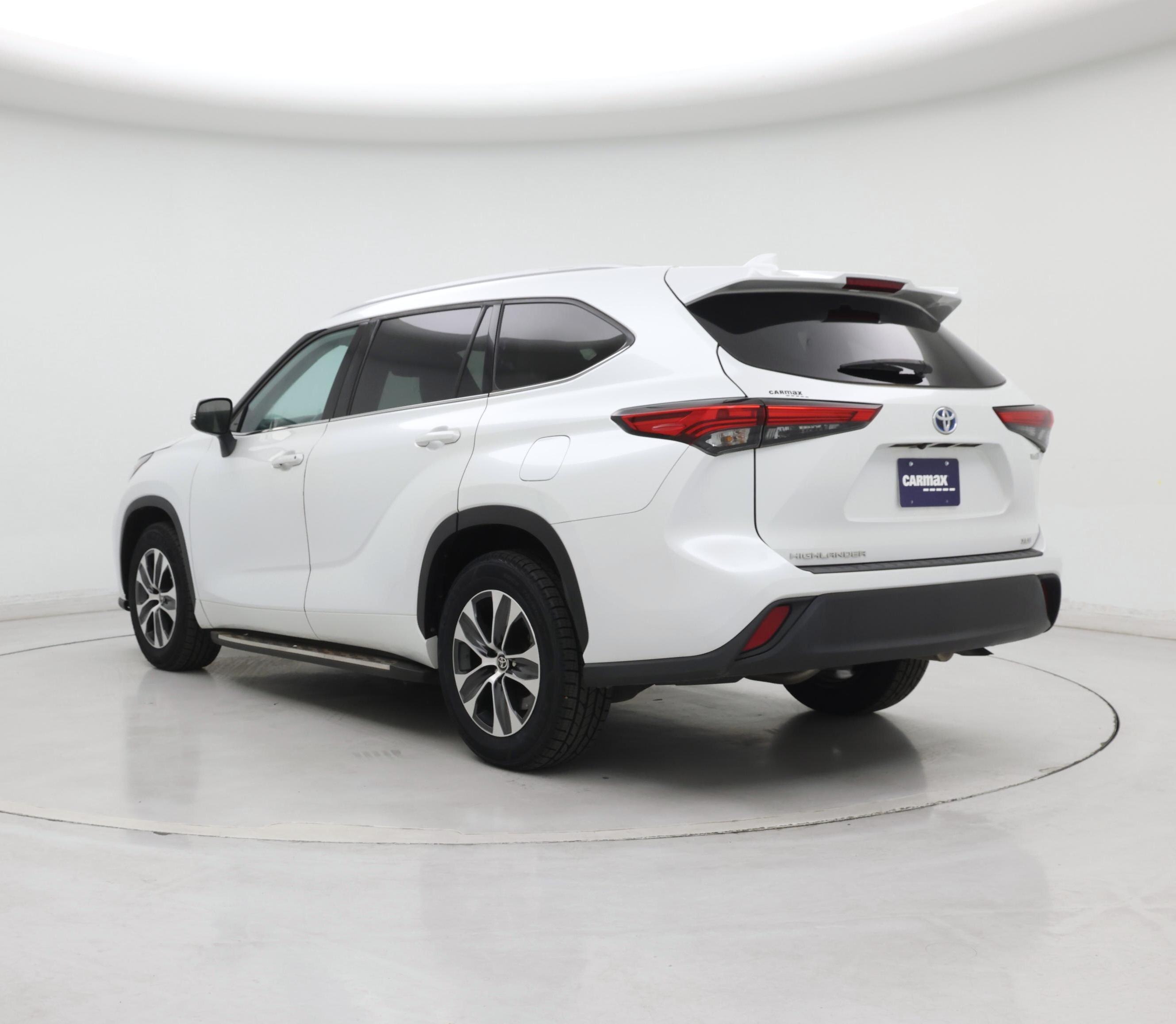 Thumbnail: 2022 Toyota Highlander - 2