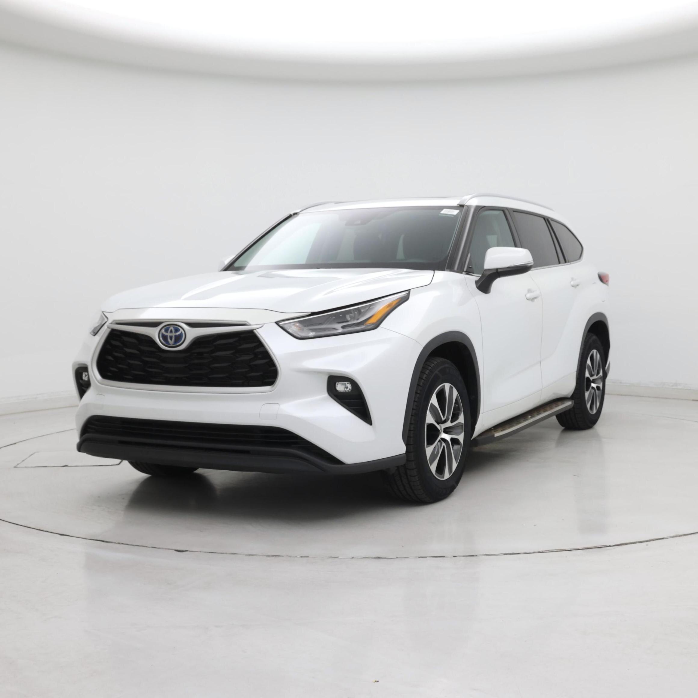 Thumbnail: 2022 Toyota Highlander - 4