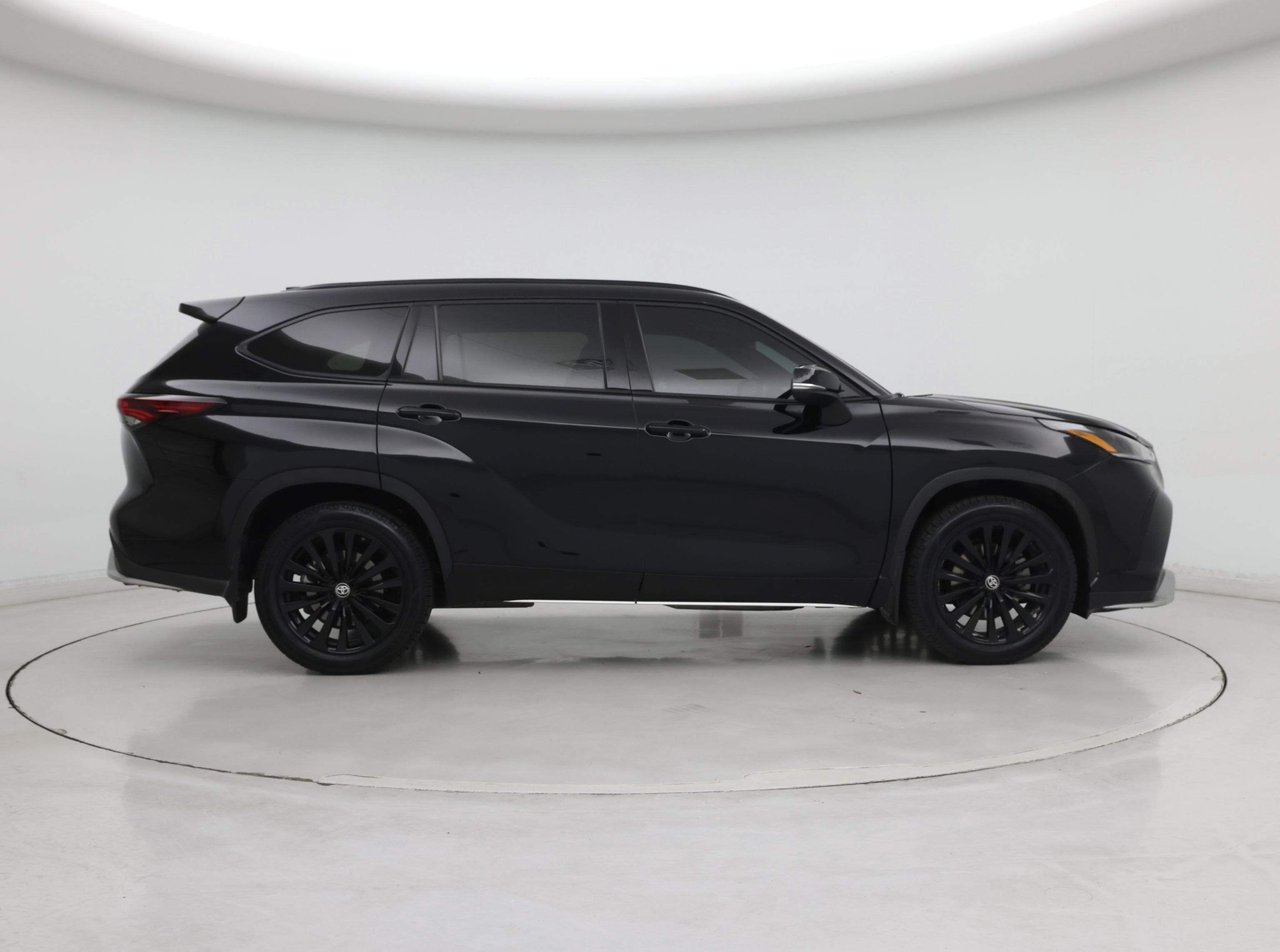 Thumbnail: 2024 Toyota Highlander - 7