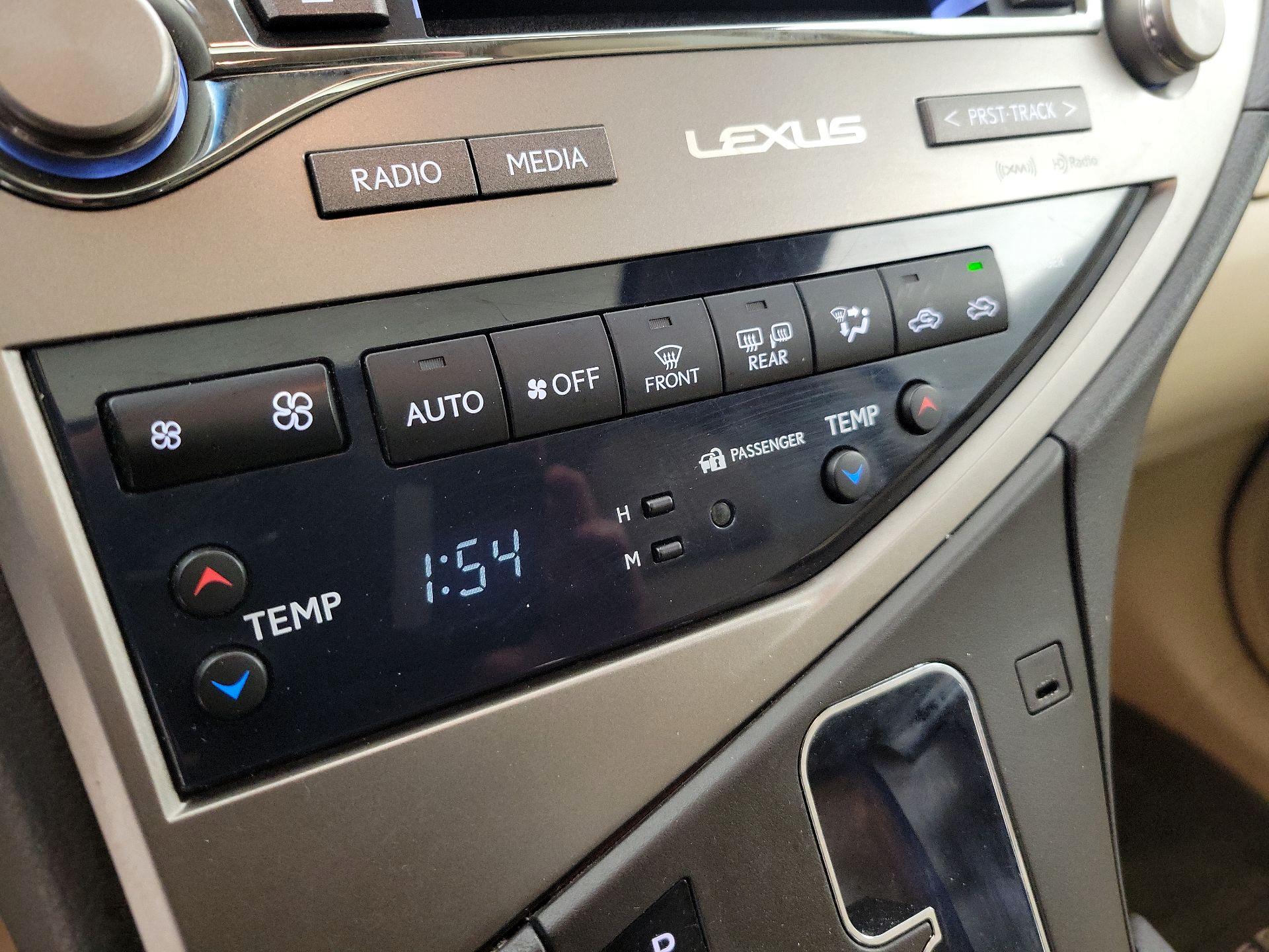 Thumbnail: 2015 Lexus RX - 16