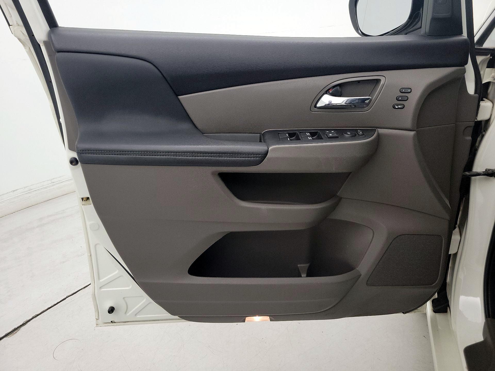 Thumbnail: 2016 Honda Odyssey - 12