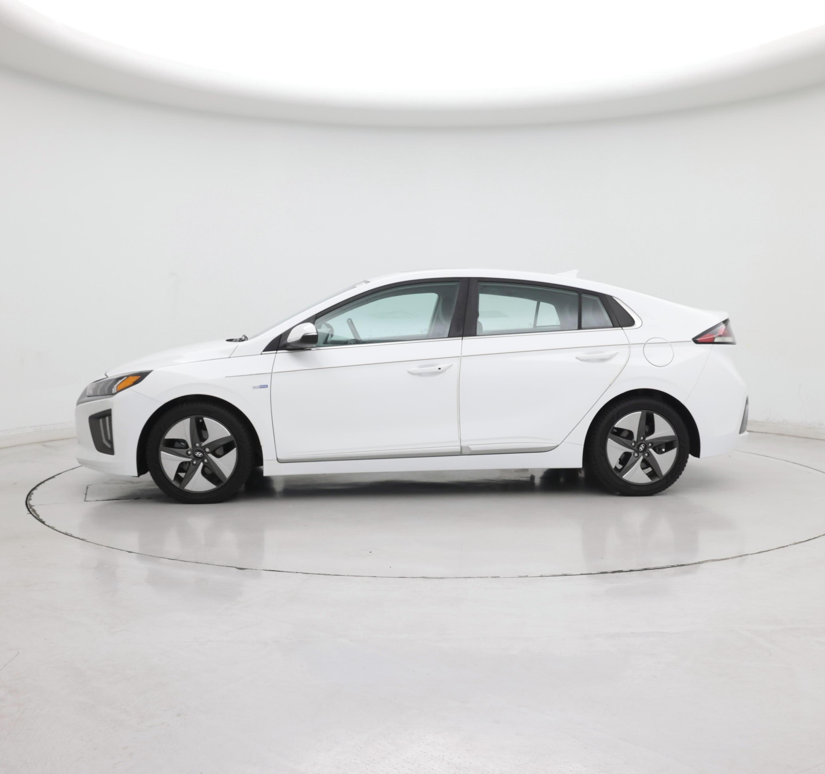 Thumbnail: 2020 Hyundai Ioniq - 3