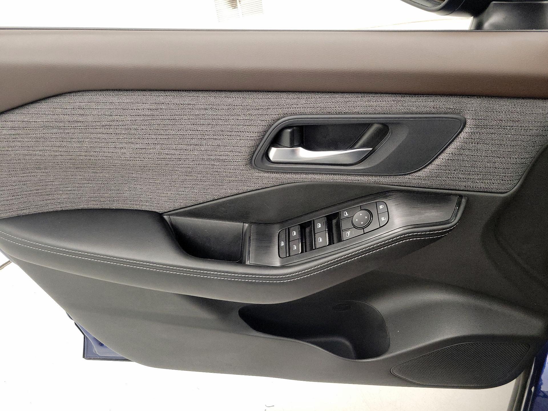 Thumbnail: 2023 Nissan Rogue - 12