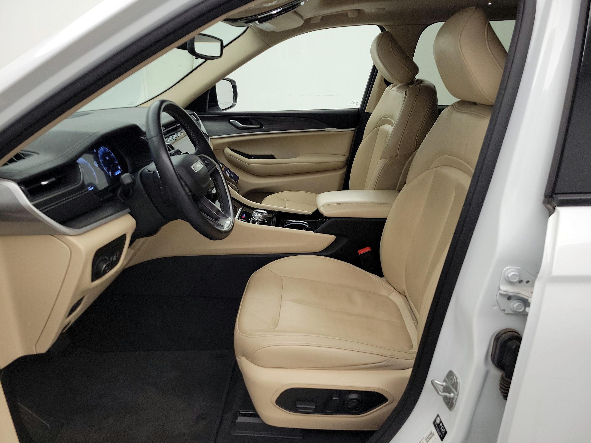 Thumbnail: 2022 Jeep Grand Cherokee L - 11