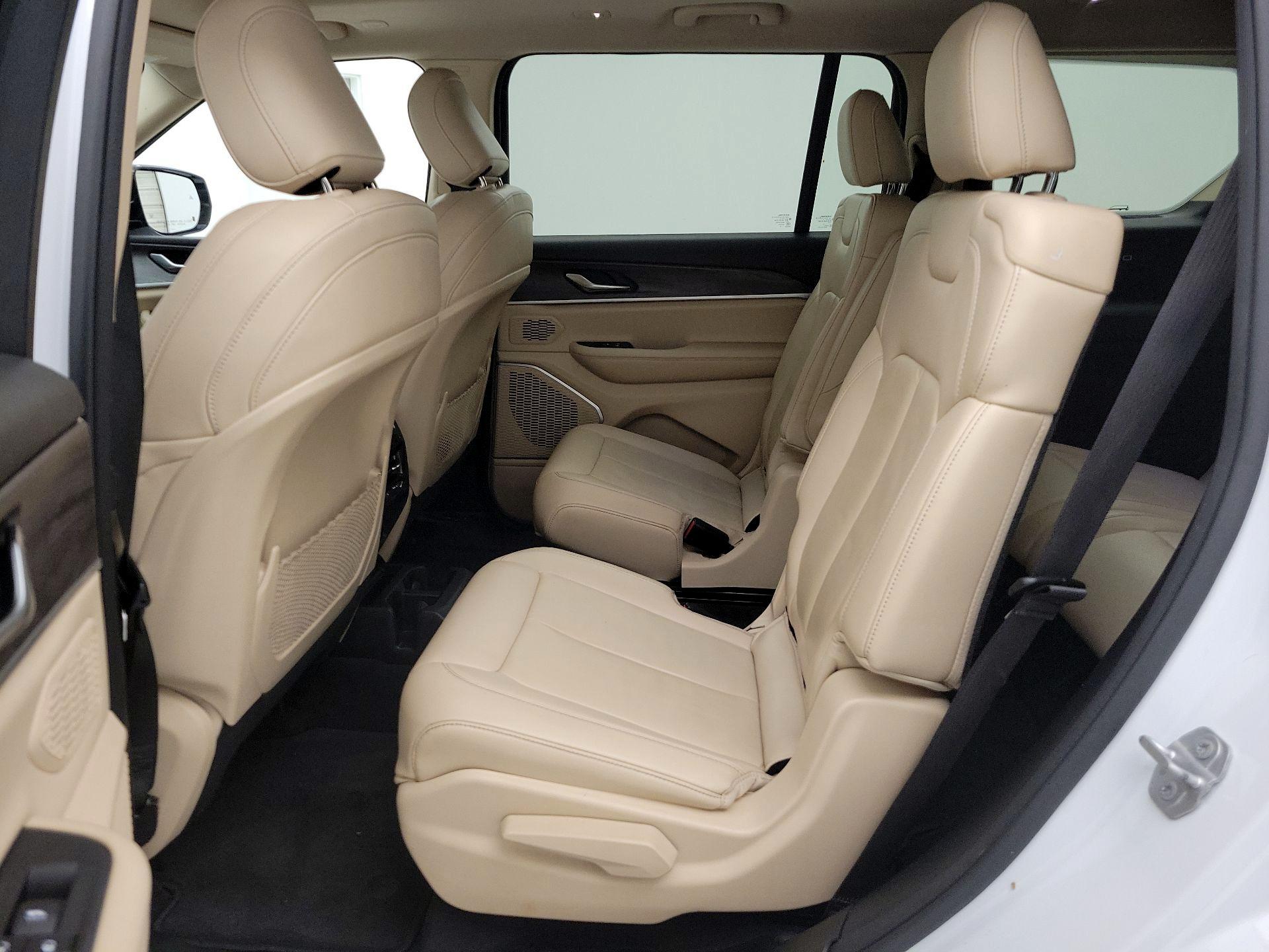 Thumbnail: 2022 Jeep Grand Cherokee L - 20