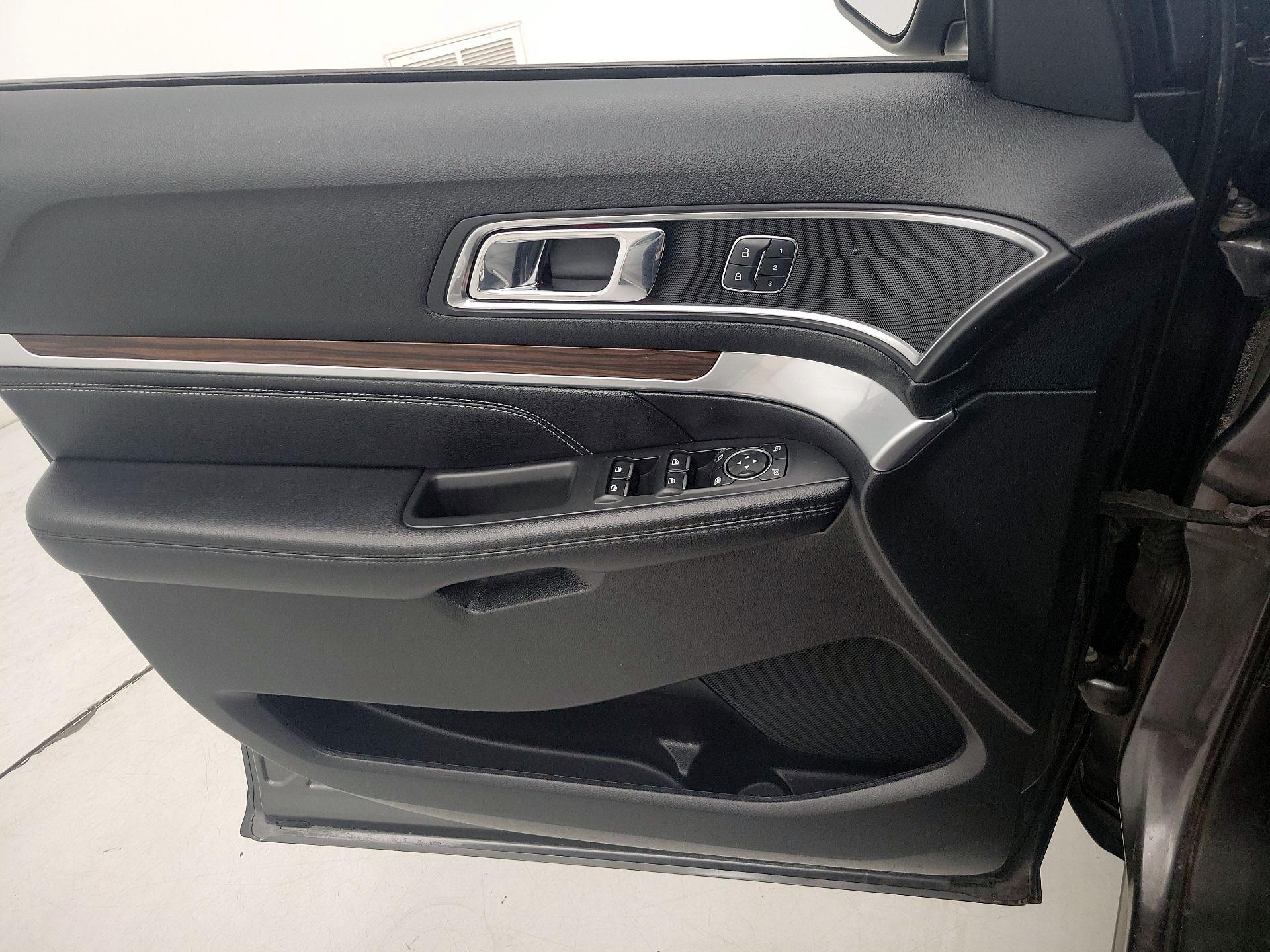 Thumbnail: 2017 Ford Explorer - 12