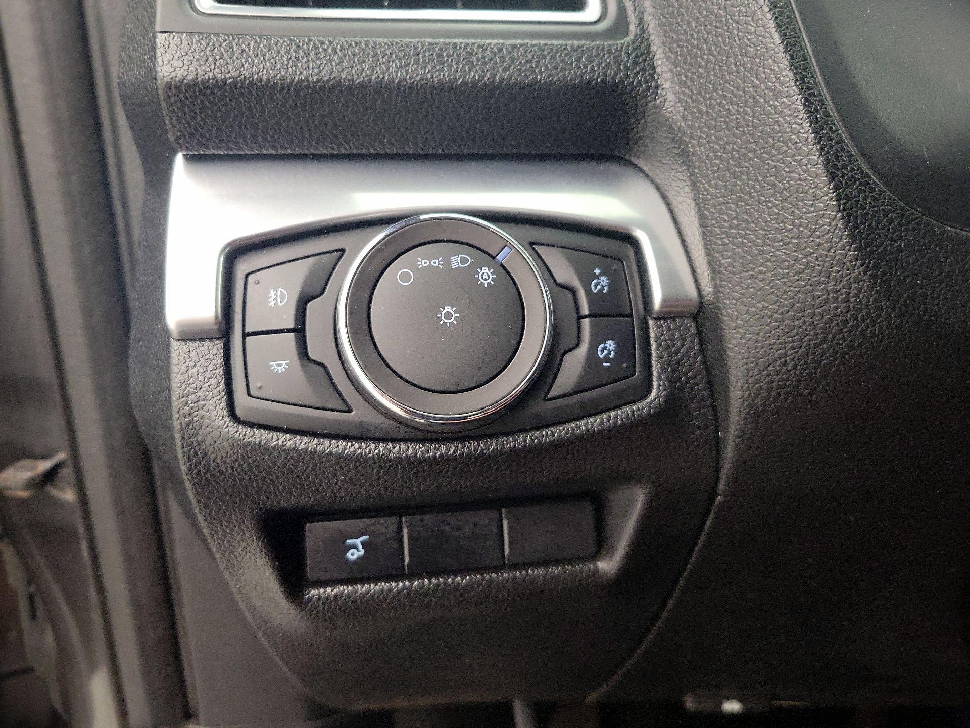 Thumbnail: 2017 Ford Explorer - 13