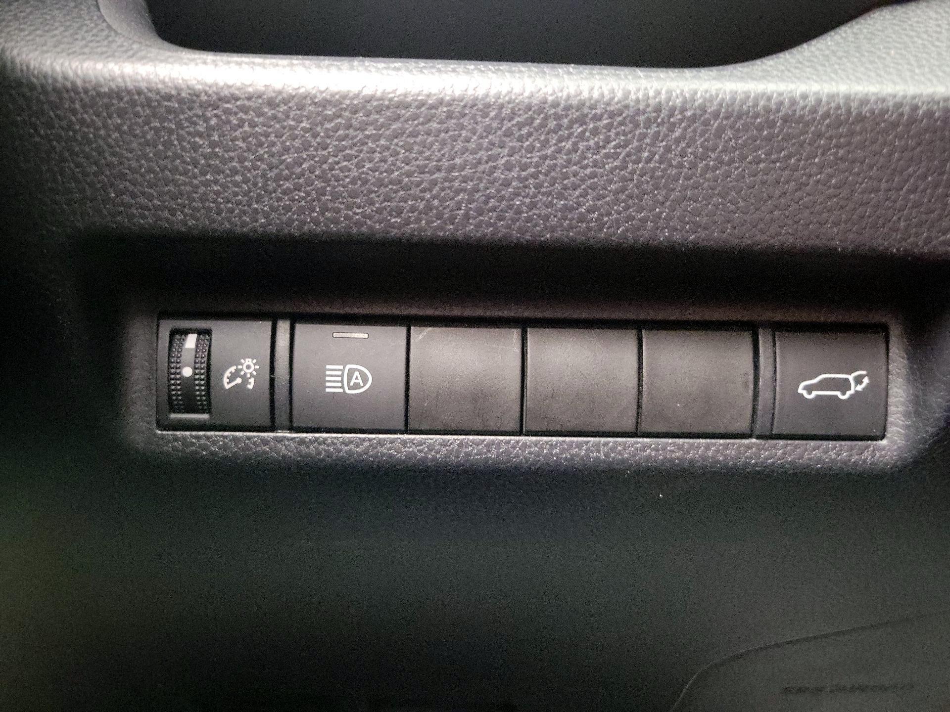 Thumbnail: 2020 Toyota RAV4 - 13