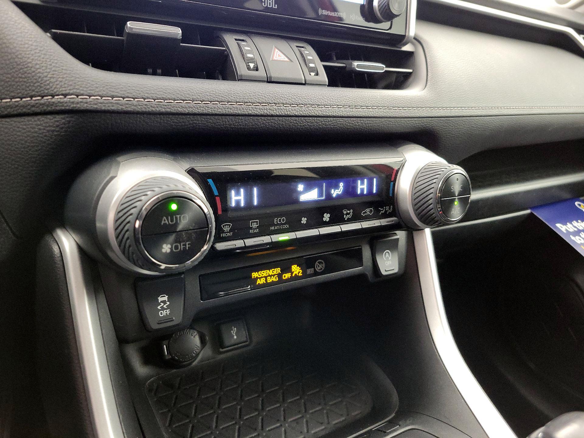 Thumbnail: 2020 Toyota RAV4 - 16