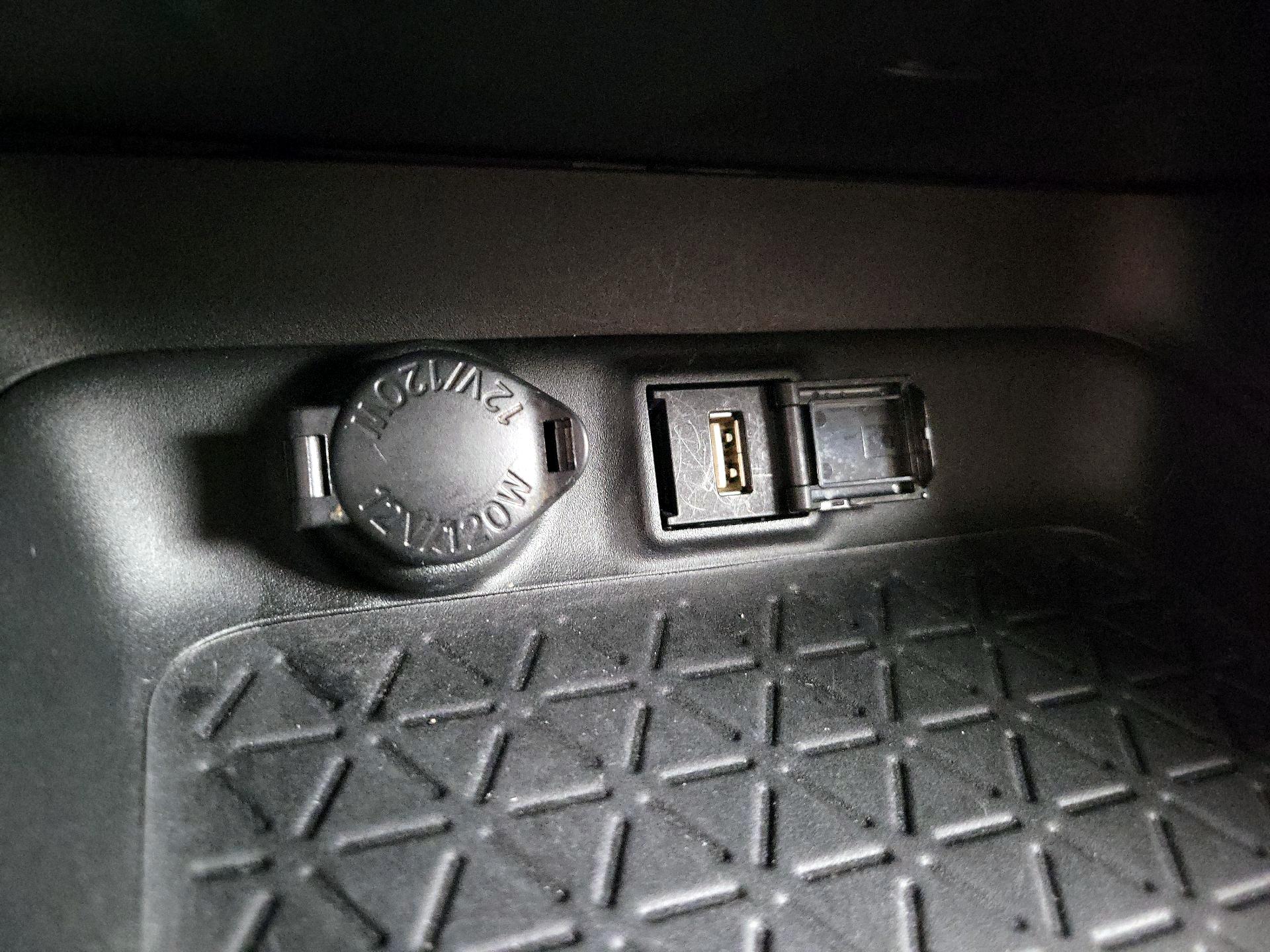 Thumbnail: 2020 Toyota RAV4 - 18