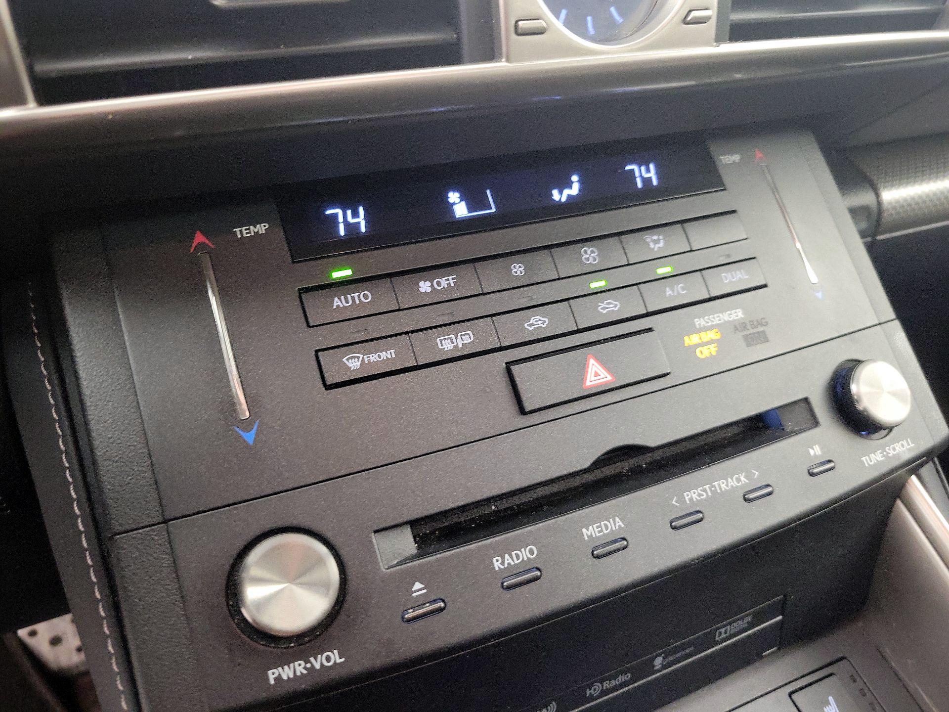 Thumbnail: 2015 Lexus IS - 17