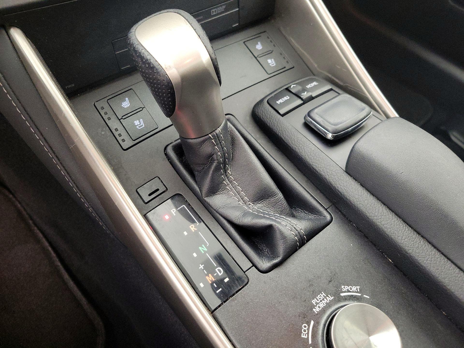 Thumbnail: 2015 Lexus IS - 18