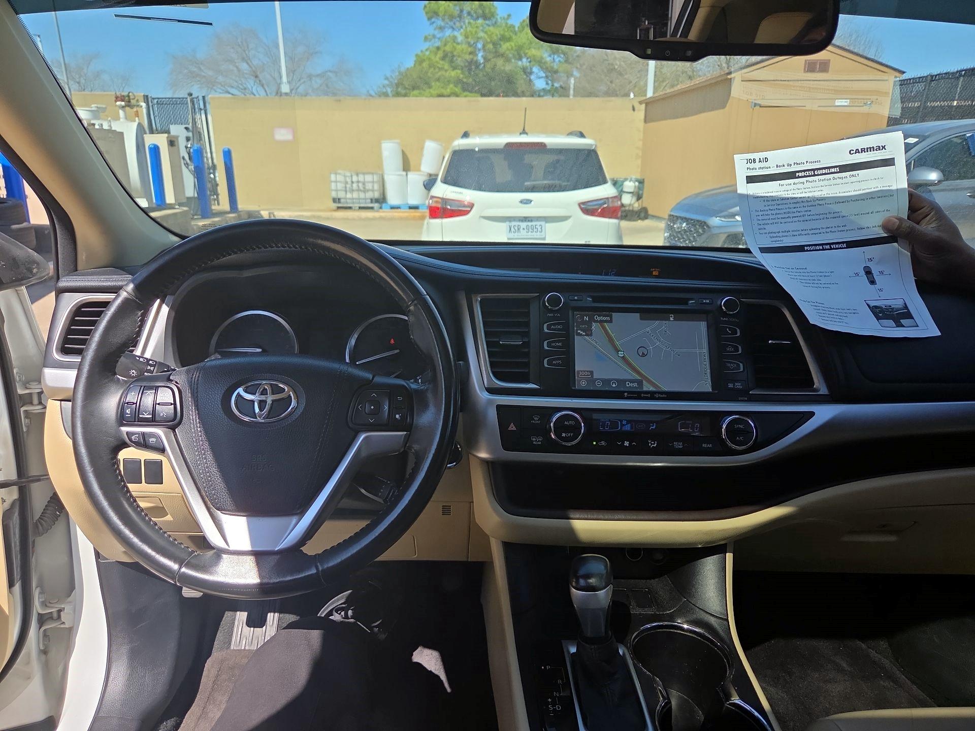 Thumbnail: 2016 Toyota Highlander - 11